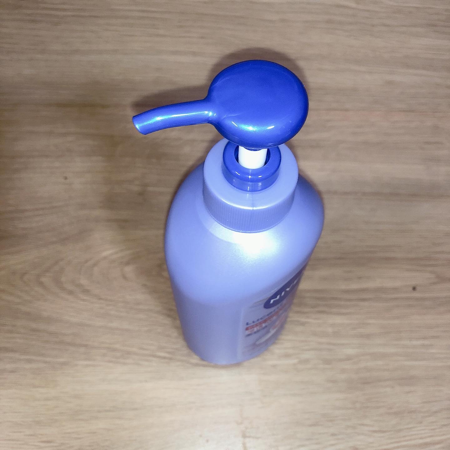 ニベア ルーセントビューティ ディープモイスチャー 浸透保湿美容液ボディミルク リッチローズの香り/ニベア/ボディミルクを使ったクチコミ（2枚目）