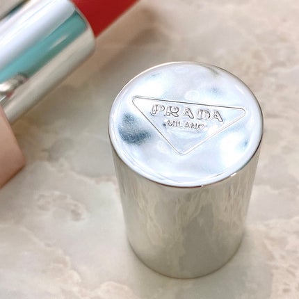 プラダ ライト グローイング リップバーム/PRADA BEAUTY/リップバームを使ったクチコミ(5枚目)