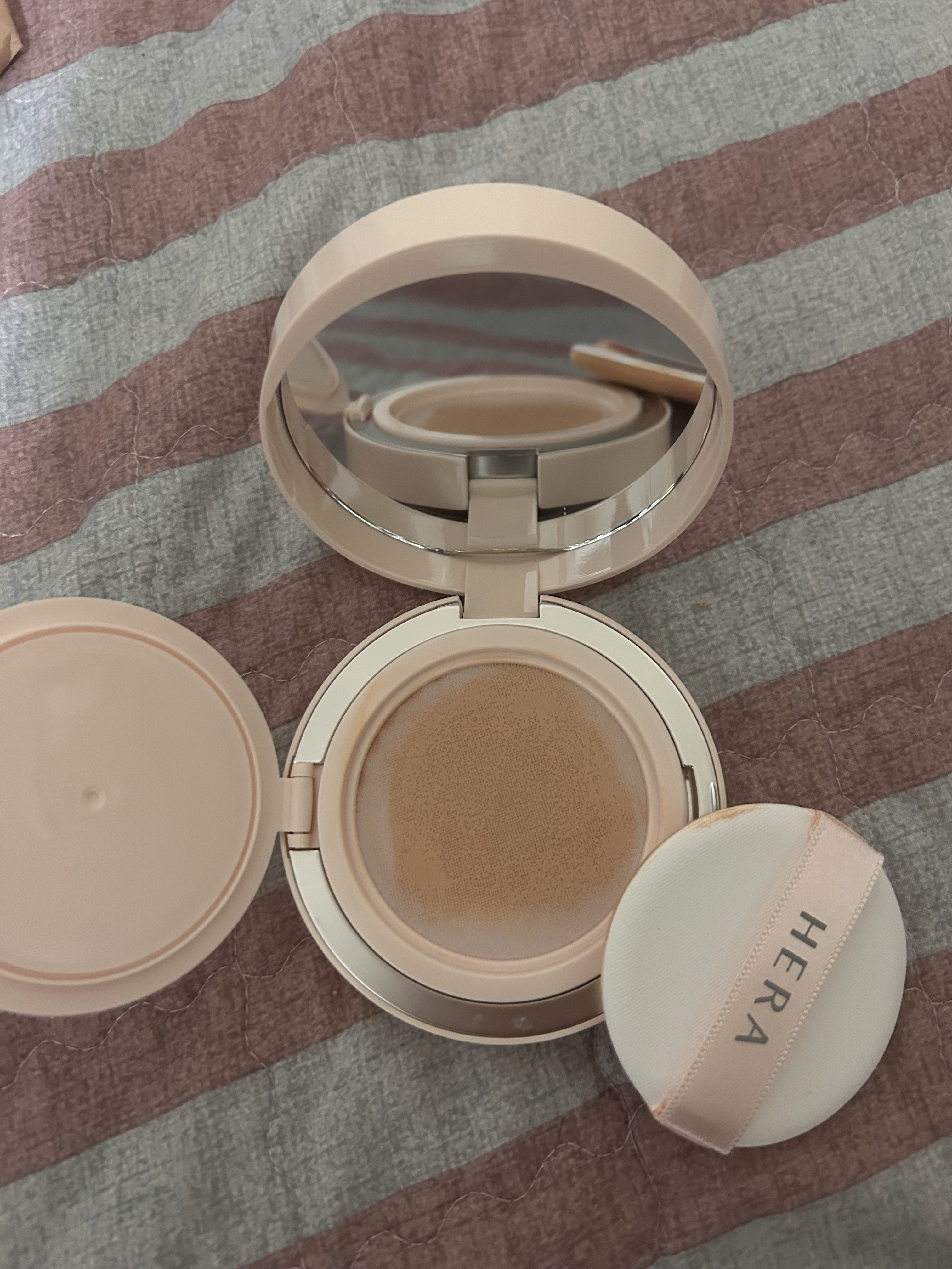 リフレクション スキン グロウ クッション ファンデーション/HERA/クッションファンデーションを使ったクチコミ（2枚目）