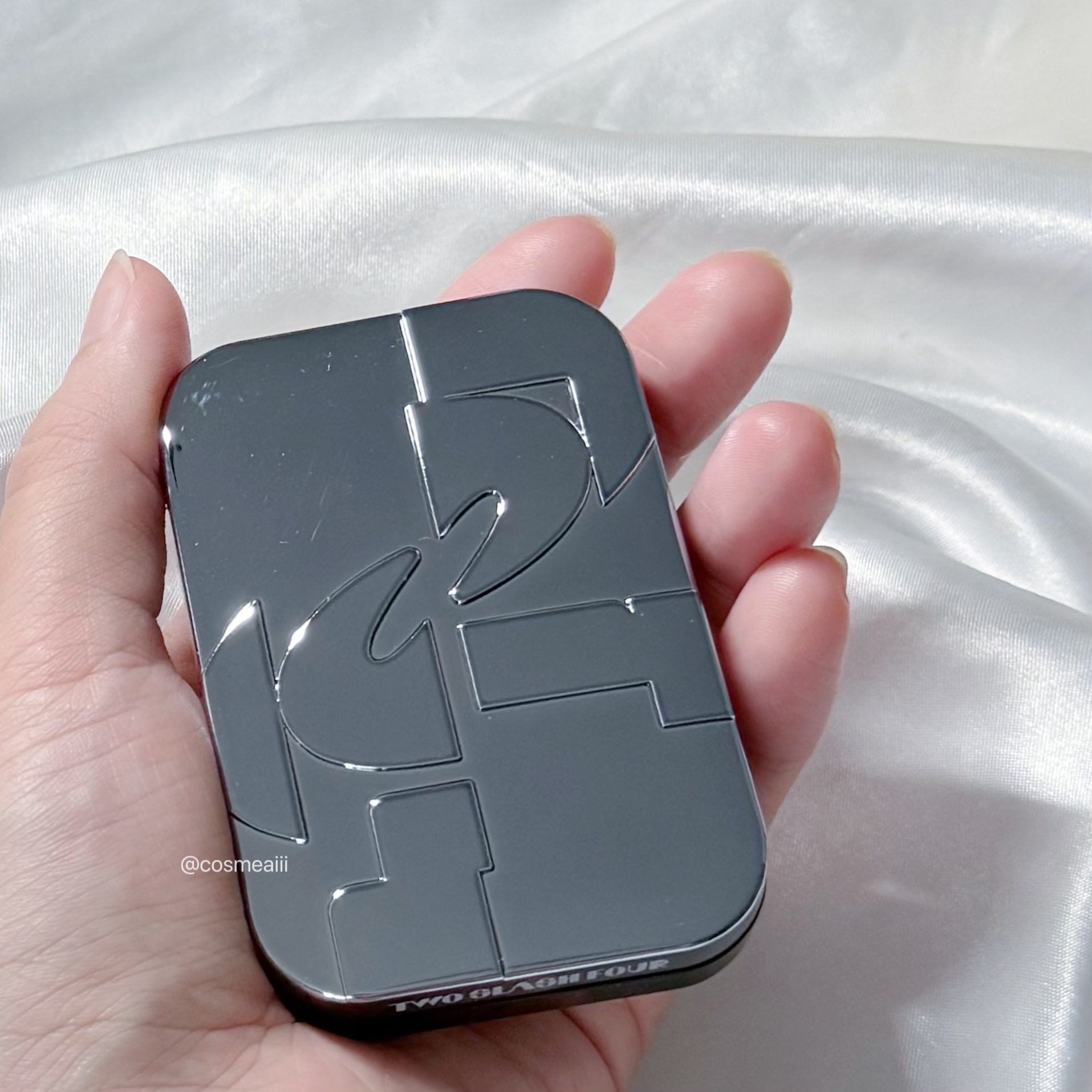 オッドバランスアイパレット/TWO SLASH FOUR/アイシャドウパレットを使ったクチコミ（3枚目）