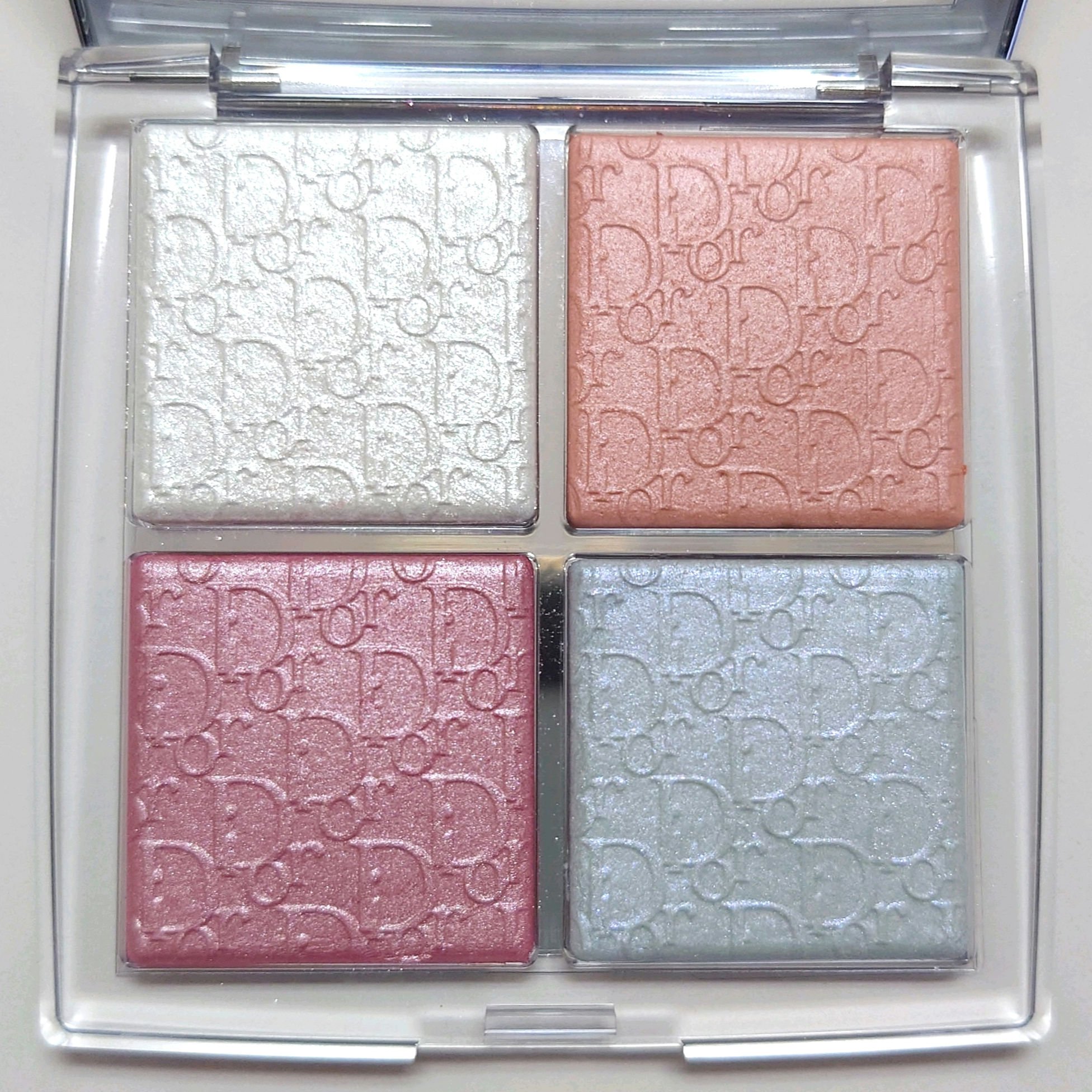 ディオール バックステージ フェイス グロウ パレット 006 セレスティアル グロウ（バックステージ ホリデー 限定色）/Dior/ハイライトを使ったクチコミ（3枚目）