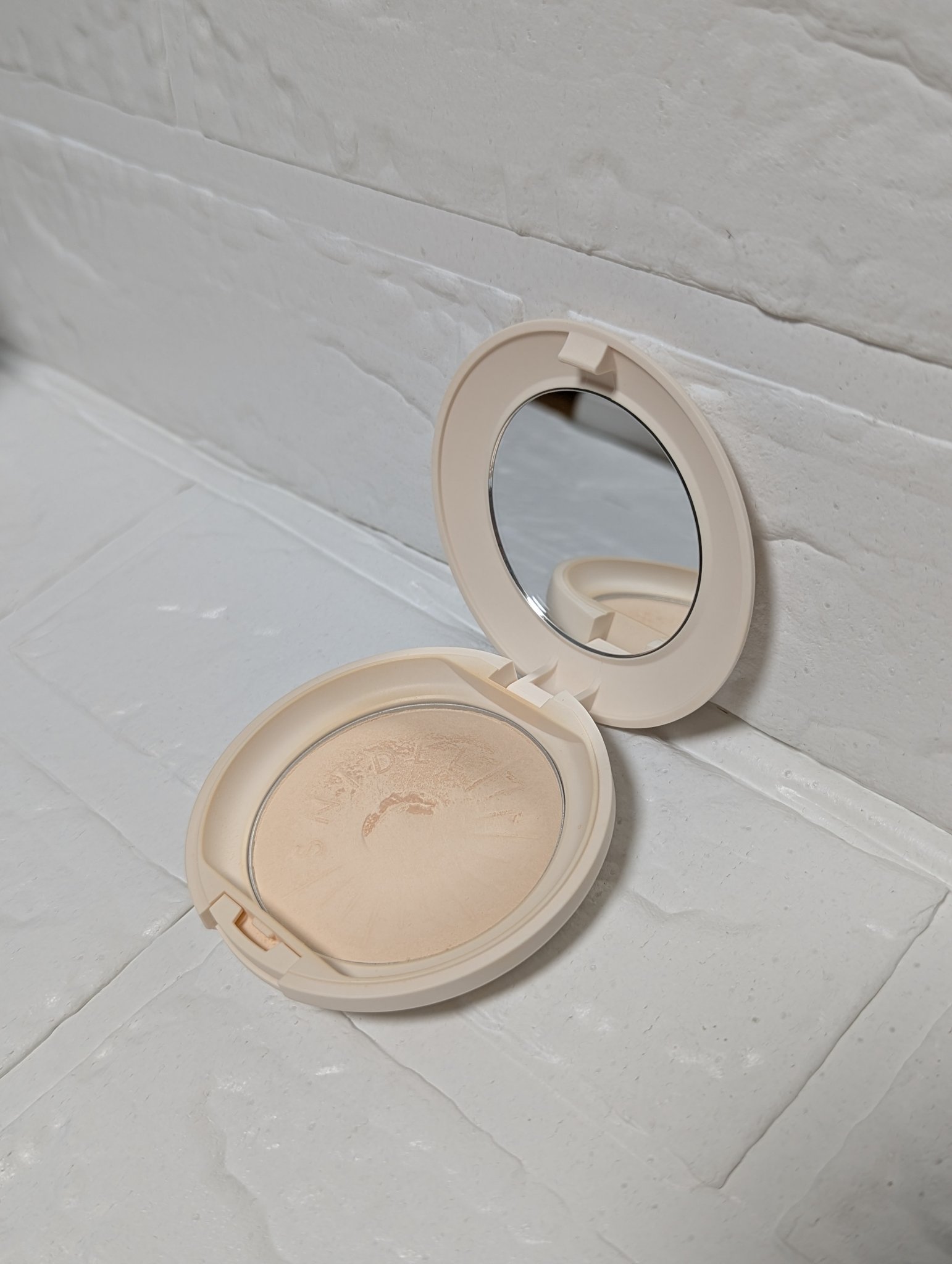 SNIDEL BEAUTY プレストパウダーUVのクチコミ「SNIDEL BEAUTY プレストパウダーUV 01 Sheer Beige
SPF50+/.....」（3枚目）