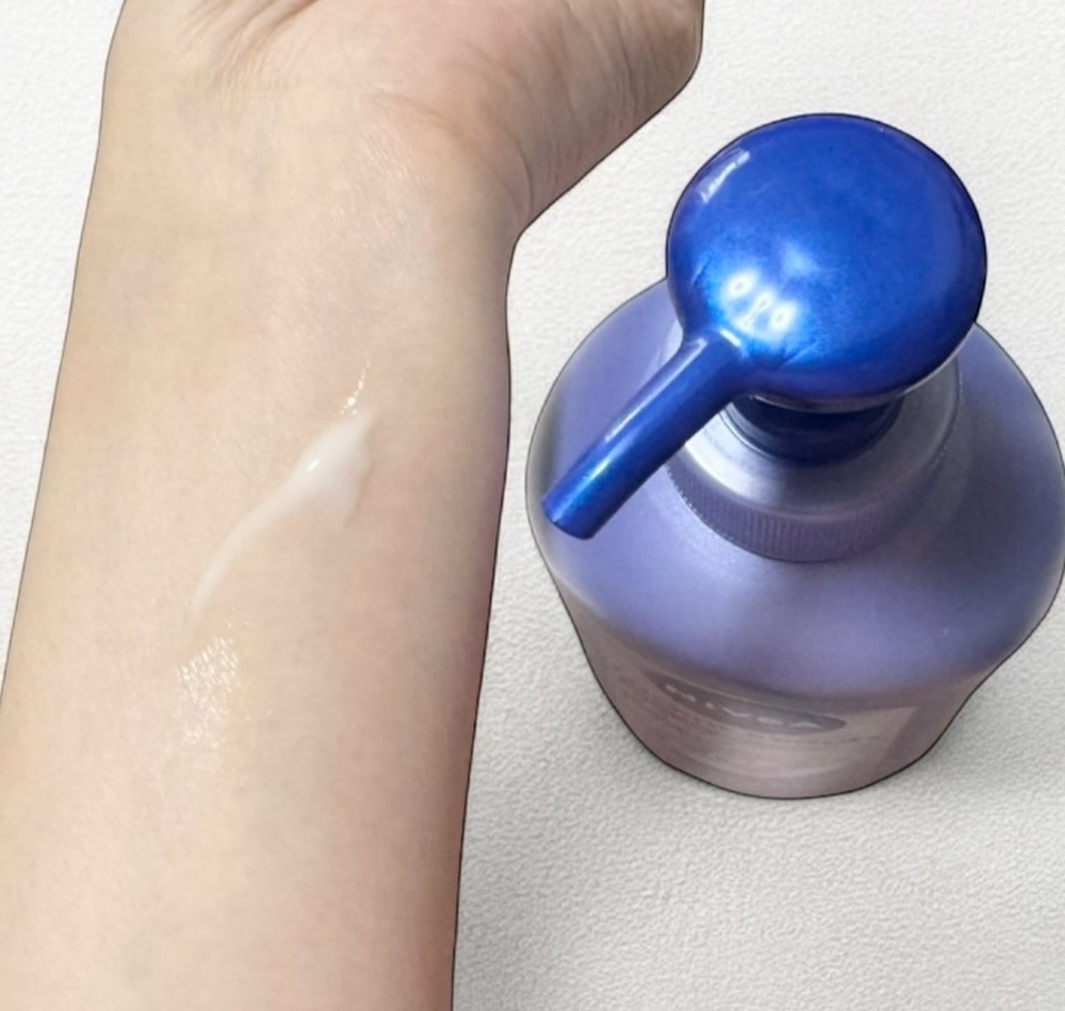 ニベア ルーセントビューティ ディープモイスチャー 浸透保湿美容液ボディミルク リッチローズの香り/ニベア/ボディミルクを使ったクチコミ（2枚目）