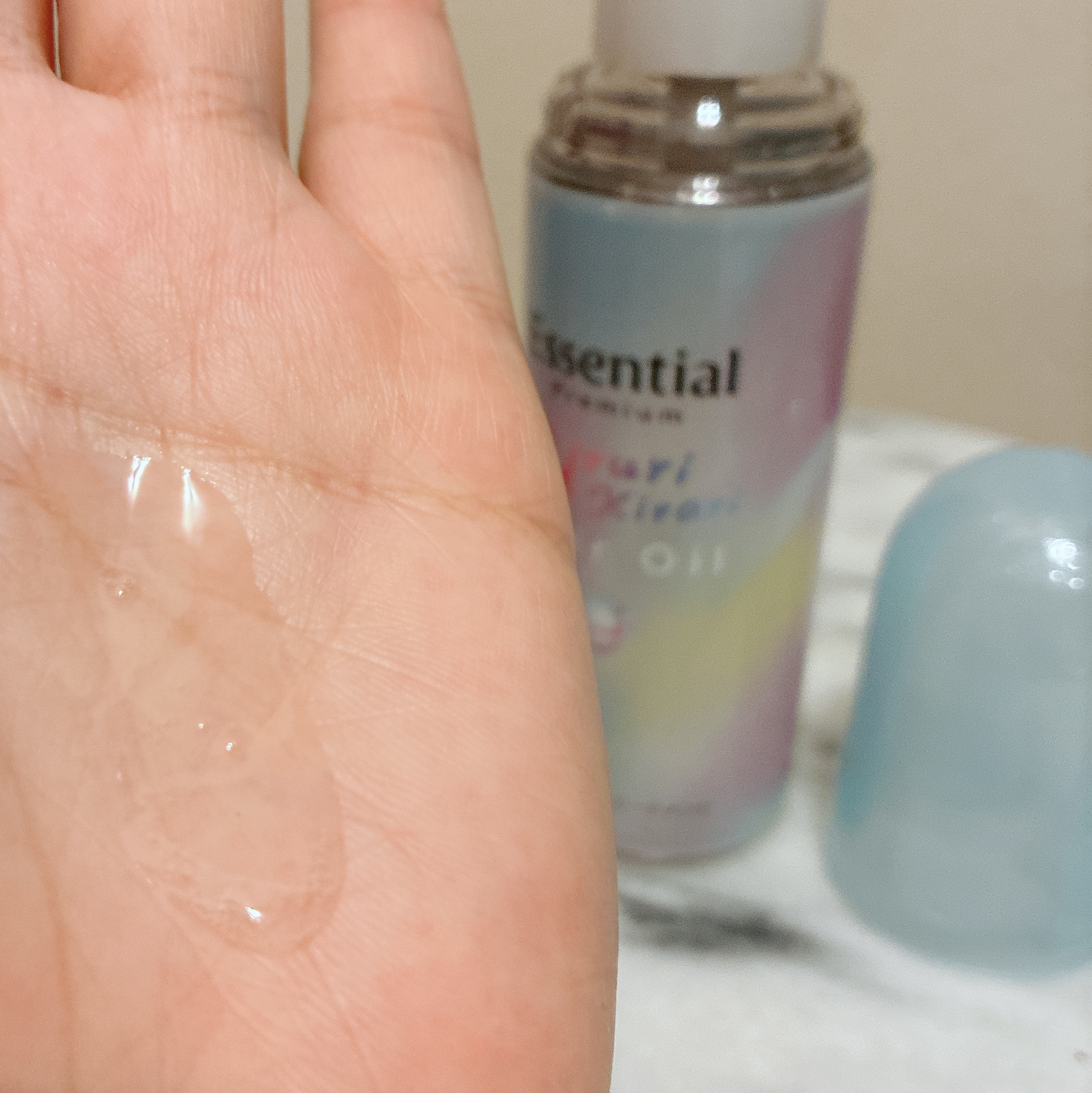 エッセンシャル プレミアム うるりキラリオイル/エッセンシャル/ヘアオイルを使ったクチコミ（3枚目）