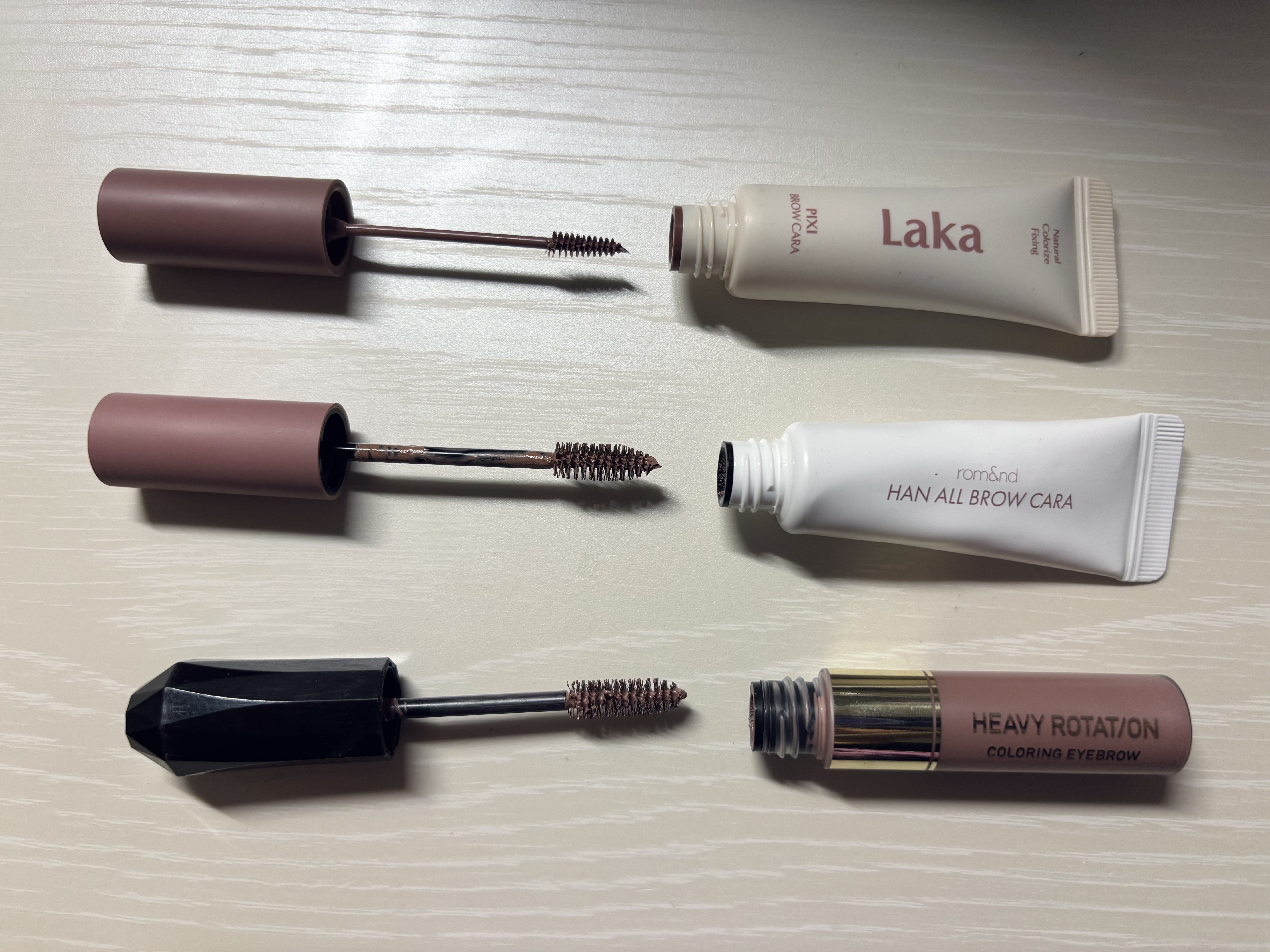 ラカ ピクシーブロウカラ/Laka/眉マスカラを使ったクチコミ（1枚目）