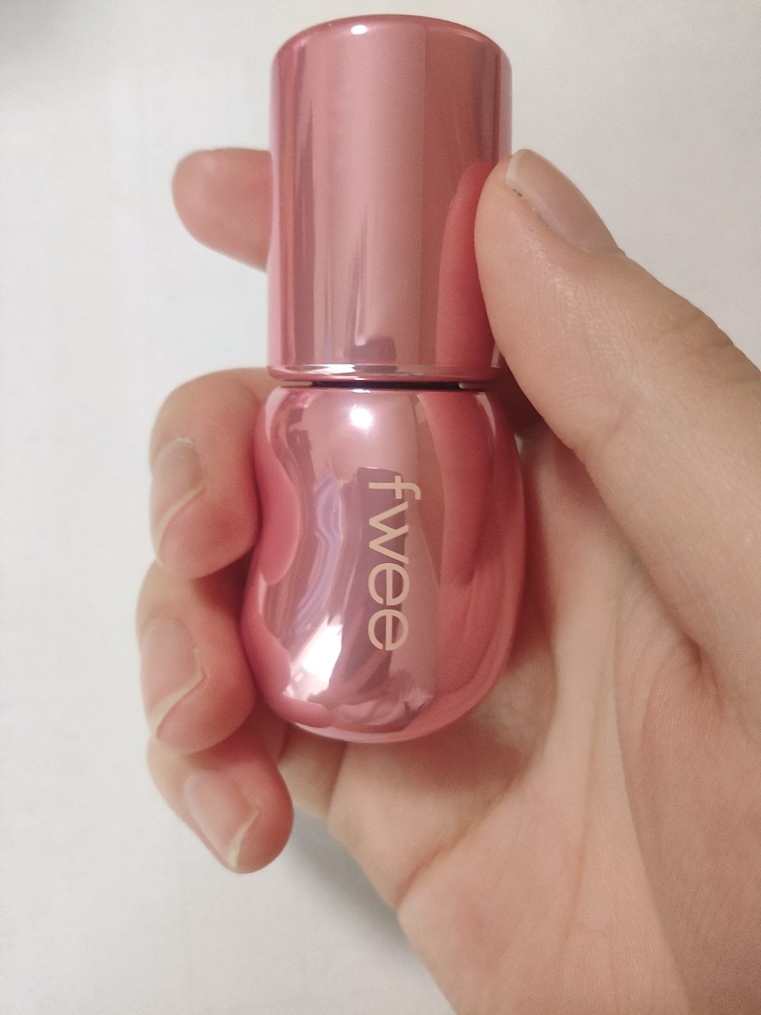 フィー 3Dボリューミンググロス/fwee/リップグロスを使ったクチコミ（1枚目）