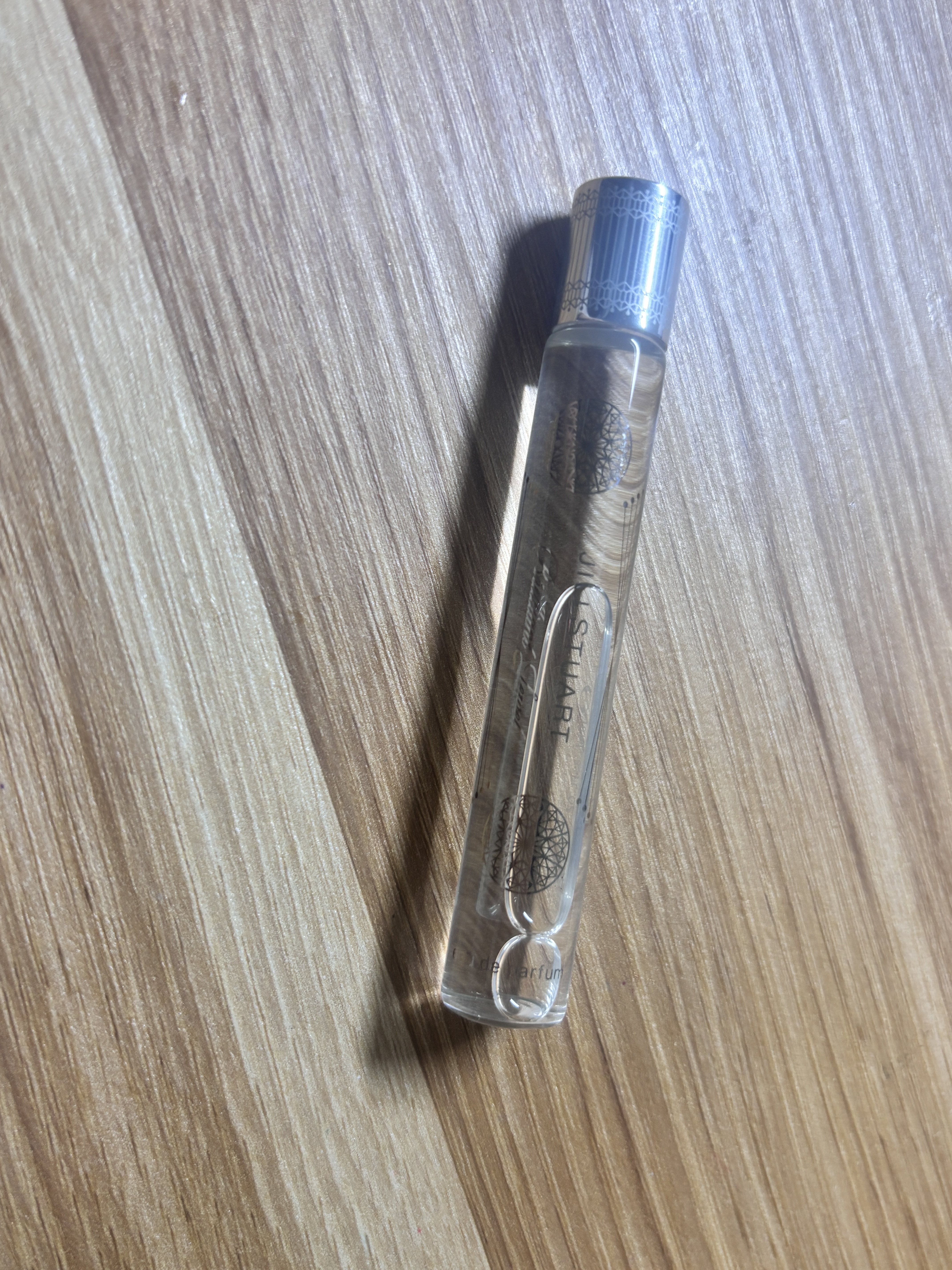 JILL STUART ジルスチュアート ブリリアントジュエル オードパルファン ローラーボール10ml

撮りだめです

凄く好きな香りで高校にも持ってってたし使ってた！

でもボトル買ったから不要になっちゃって手放しました。

重めなん