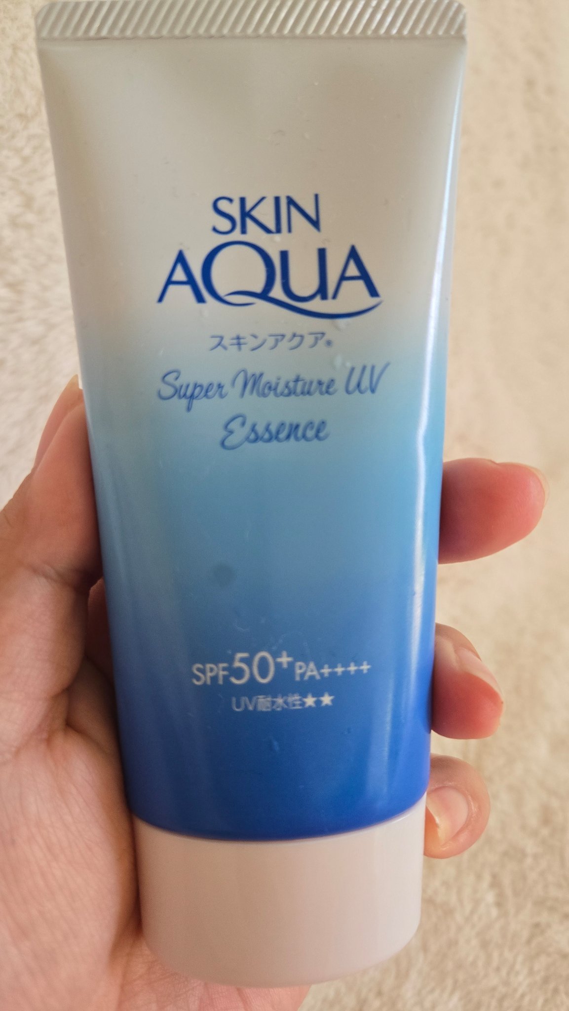 スキンアクア スーパーモイスチャーUVエッセンスのクチコミ「～日焼け止め～

今回はスキンアクアのスーパーモイスチャーUVエッセンスです🩷

伸びもよく白.....」（1枚目）