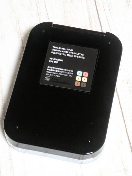 オッドバランスアイパレット/TWO SLASH FOUR/アイシャドウパレットを使ったクチコミ(7枚目)