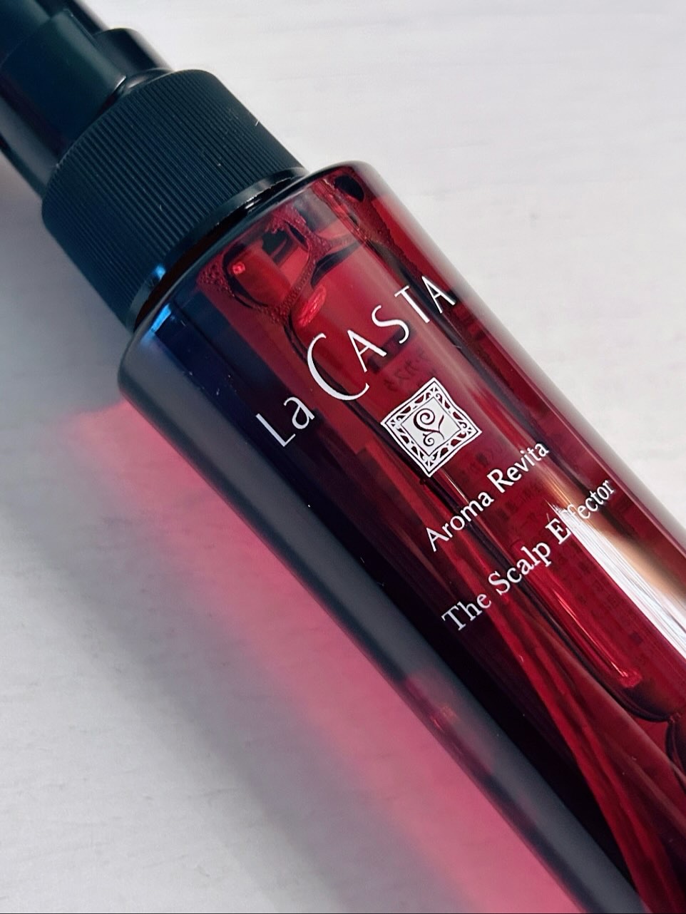 【 La CASTA 】ラ・カスタ

ラ・カスタの最高峰エイジングヘアケア*シリーズ「アロマ リヴァイタ」に新製品が🆕 （*年齢に応じたケア）

✨️ アロマ リヴァイタ ザスキャルプエフェクター✨️

生薬由来の4種類の薬用有効成分を配