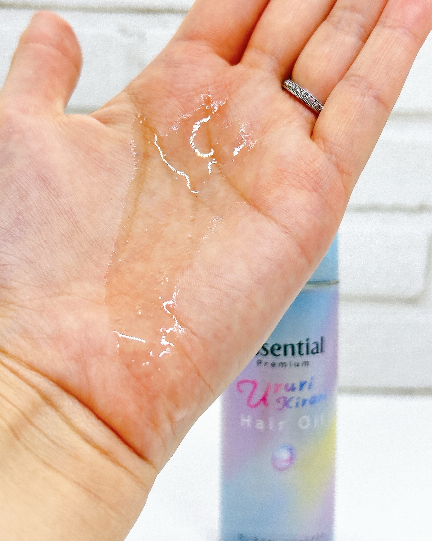 エッセンシャル プレミアム うるりキラリオイル/エッセンシャル/ヘアオイルを使ったクチコミ（3枚目）