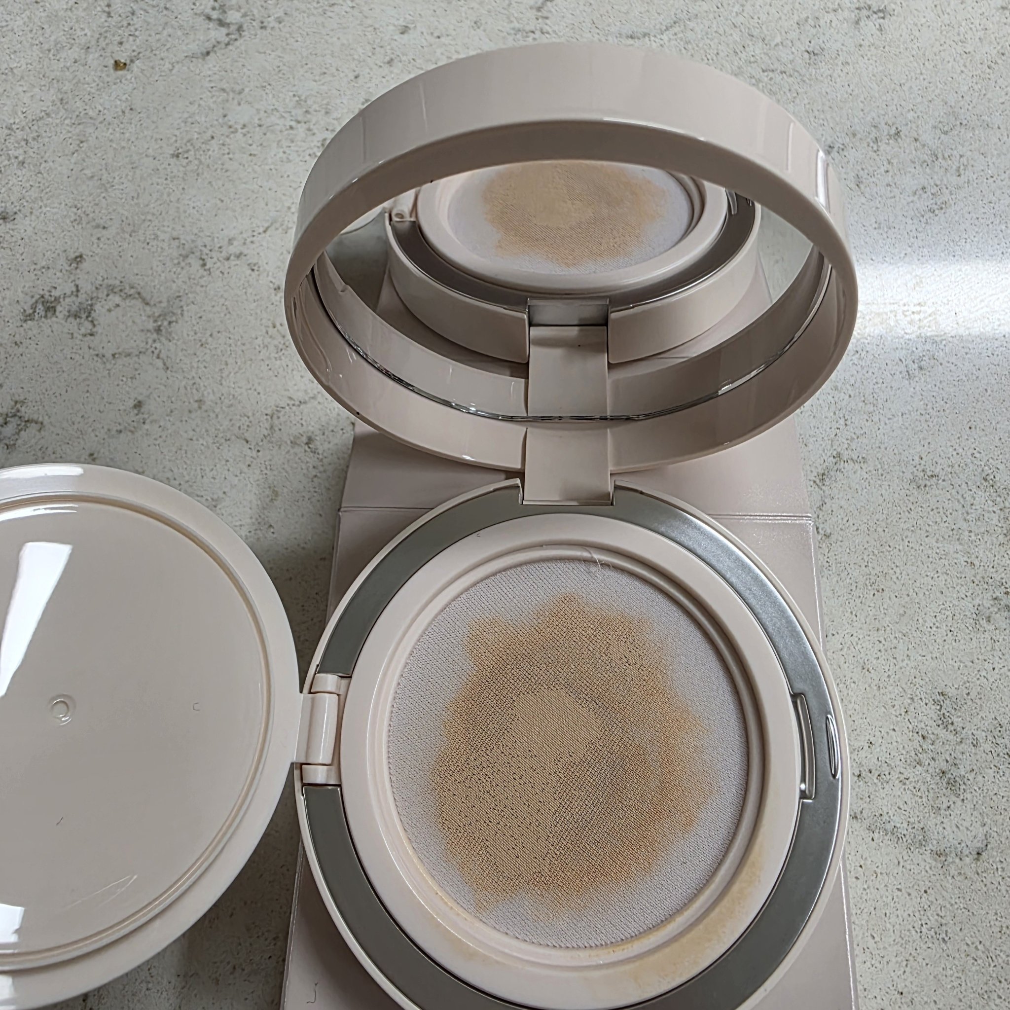 リフレクション スキン グロウ クッション ファンデーション/HERA/クッションファンデーションを使ったクチコミ（2枚目）