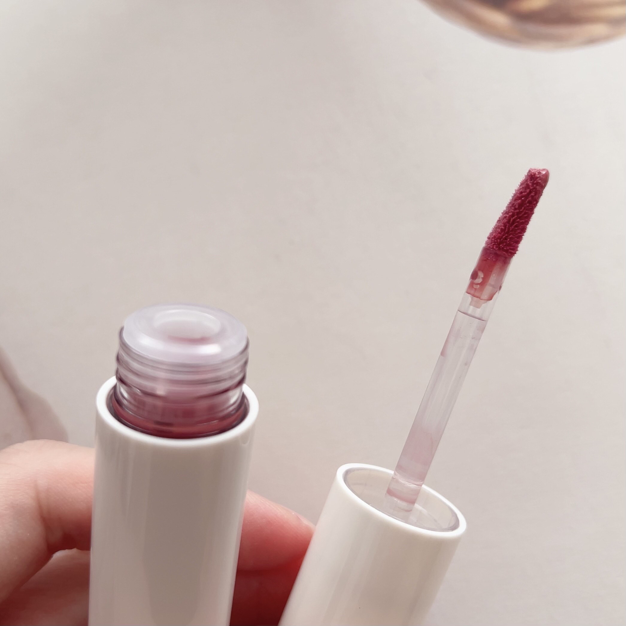 アップトゥーミー　ハグマイリップ　カラーロックプランパー/up2me/リッププランパーを使ったクチコミ（3枚目）