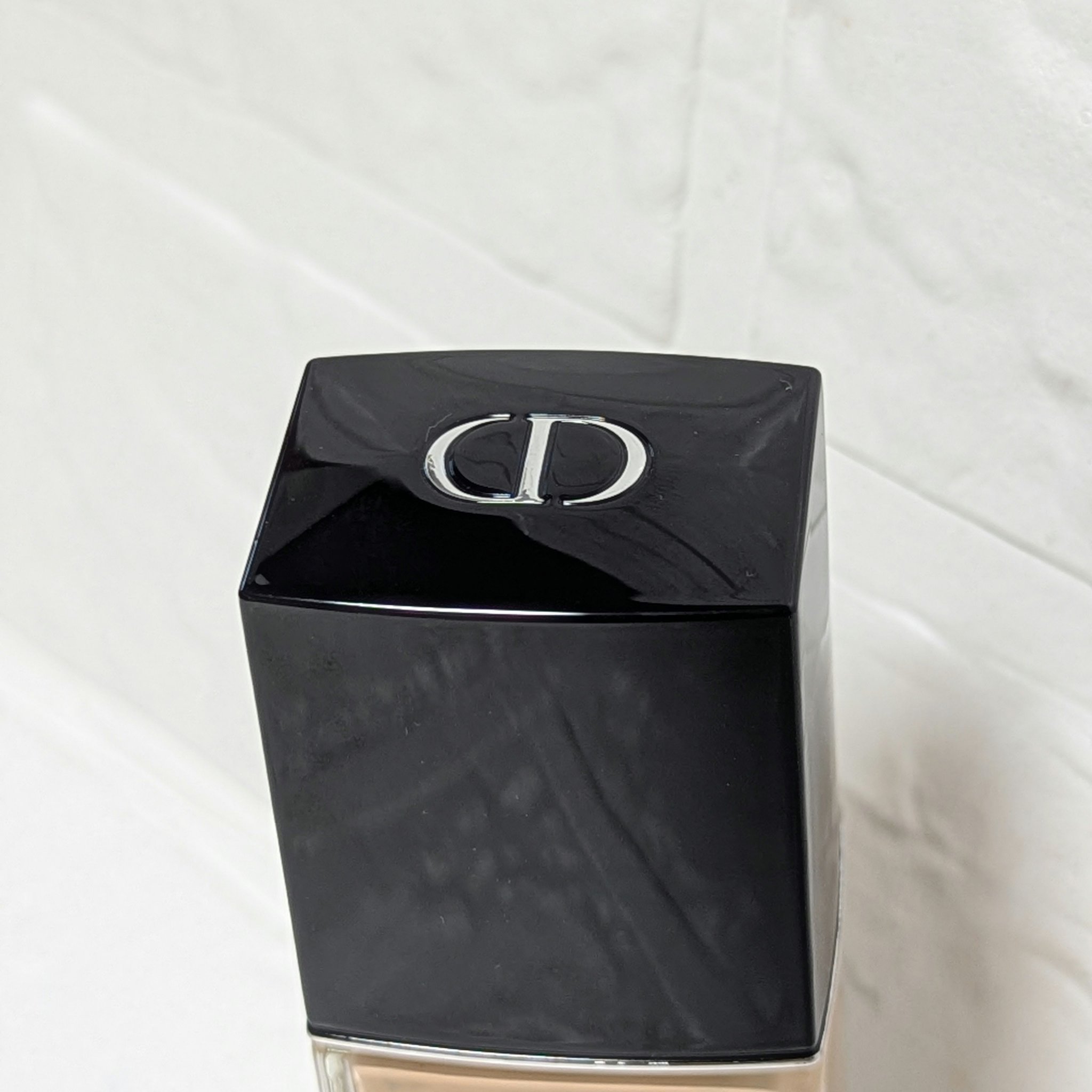 ディオールスキン フォーエヴァー フルイド グロウ 1Nニュートラル/Dior/リキッドファンデーションを使ったクチコミ（3枚目）