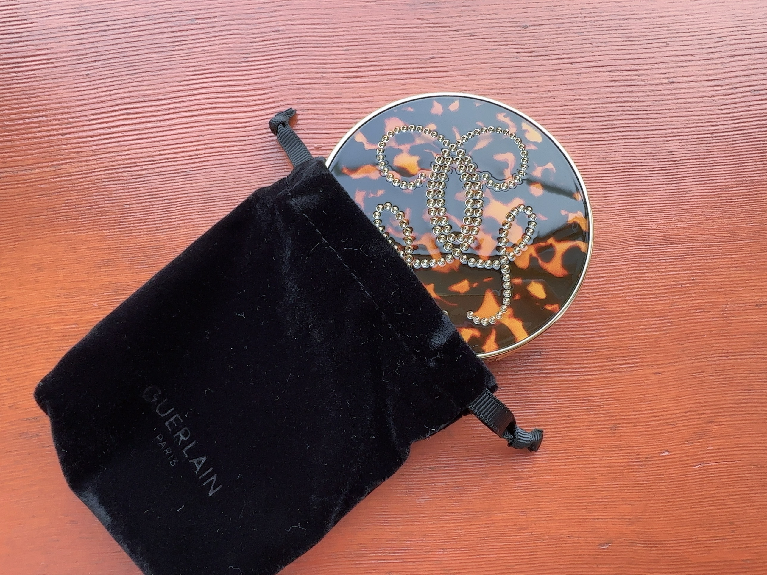 パリュール ゴールド クッション N/GUERLAIN/クッションファンデーションを使ったクチコミ（1枚目）