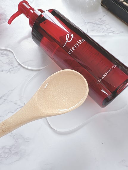 シャルレ エタリテ クレンジングオイルMのクチコミ「エタリテ クレンジングオイルMを使ってみました💛
まずテクスチャーがとってもなめらかで、お肌.....」(2枚目)