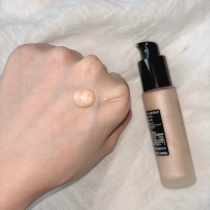 スキンフィニッシュ ライトストラック リキッド ハイライター/M・A・C/リキッドハイライトを使ったクチコミ(3枚目)