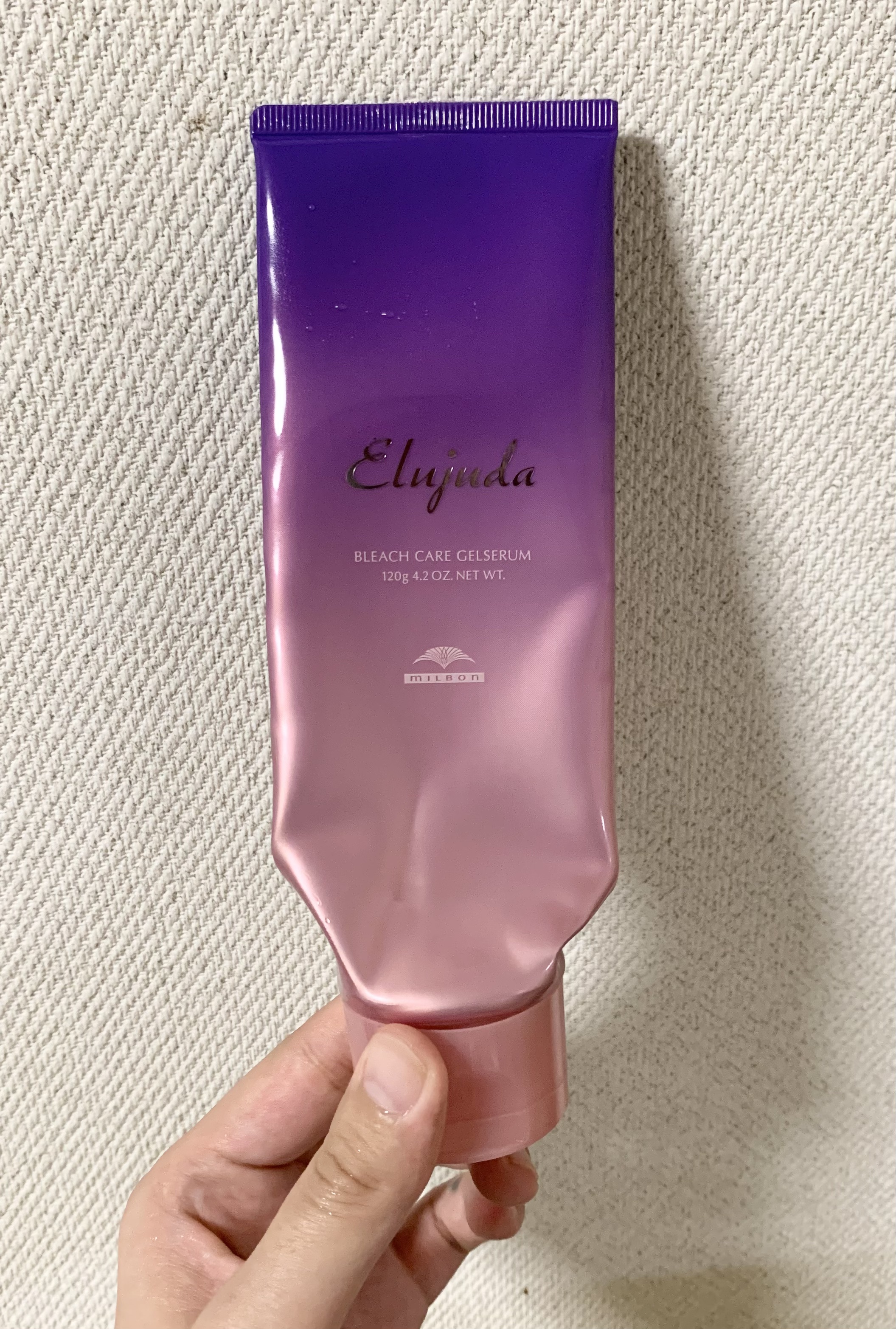 ミルボン　エルジューダ ブリーチケア ジェルセラムです
こちらは使い切り品になります✨



ブリーチに特化した洗い流さないトリートメントジェル✨


毛髪のダメージ部分に作用し、
髪をやわらかくするカオチン性成分や、
ダメージによってタン