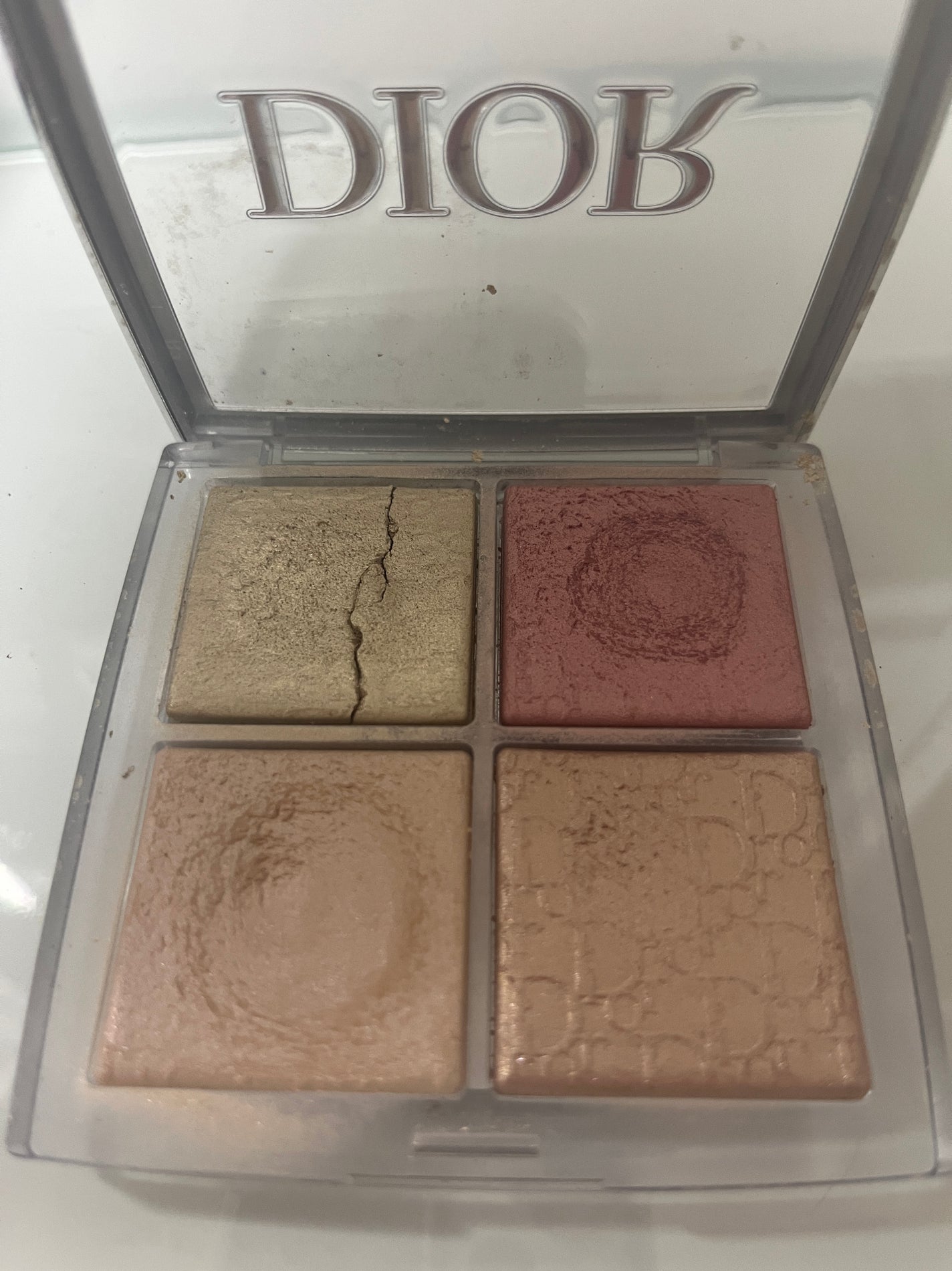 ディオール バックステージ フェイス グロウ パレット/Dior/ハイライトを使ったクチコミ(3枚目)