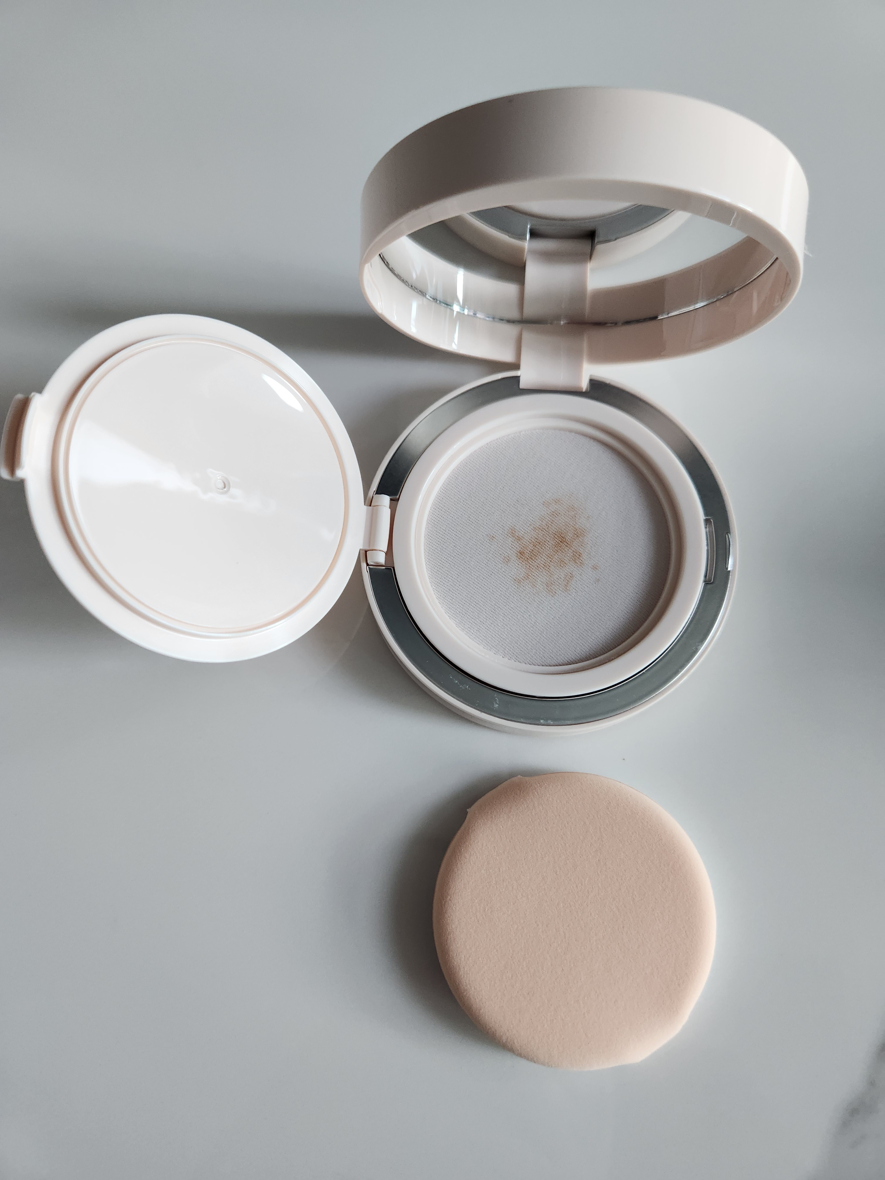 リフレクション スキン グロウ クッション ファンデーション/HERA/クッションファンデーションを使ったクチコミ（2枚目）