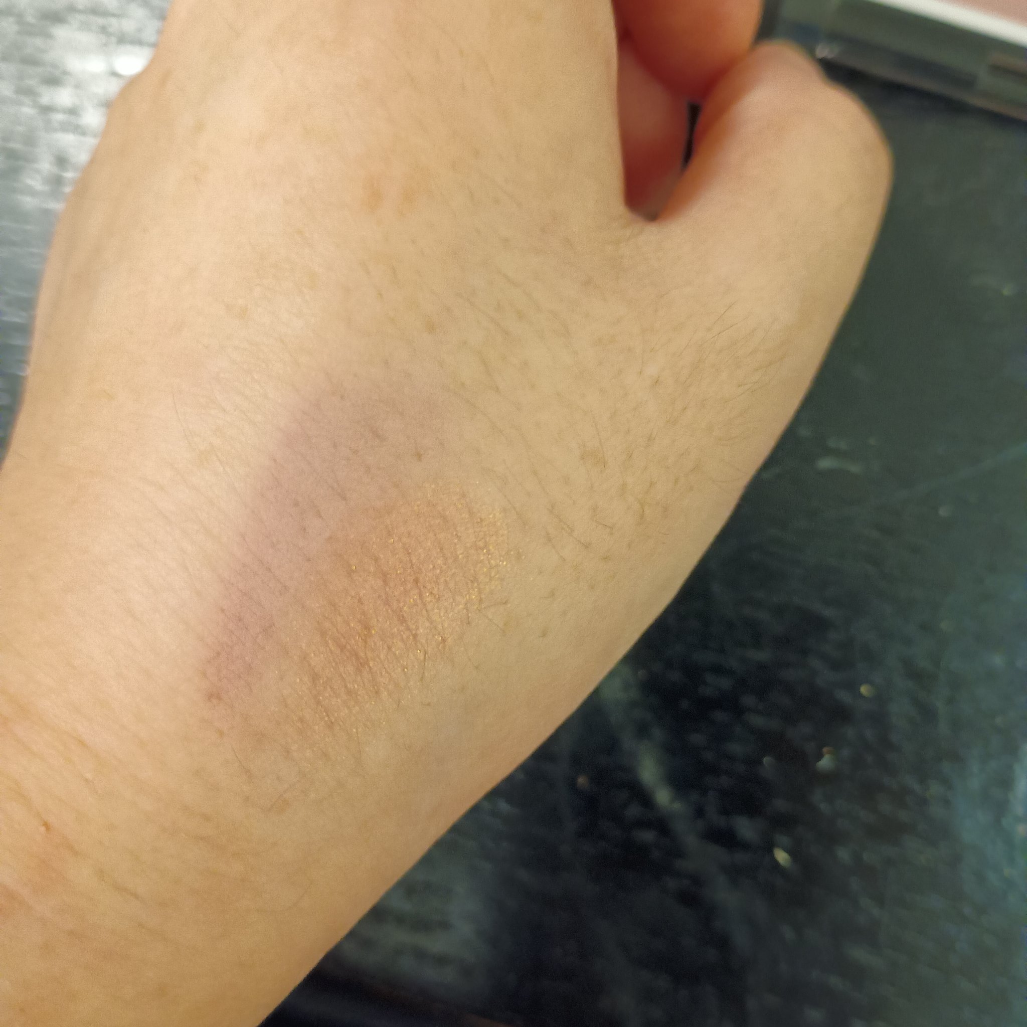 アディクション ザ シングル アイシャドウ マット/ADDICTION/単色アイシャドウを使ったクチコミ（3枚目）