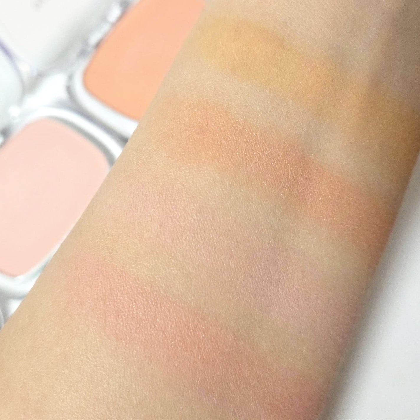 シームレスウェアクッション/wakemake/クッションファンデーションを使ったクチコミ(3枚目)