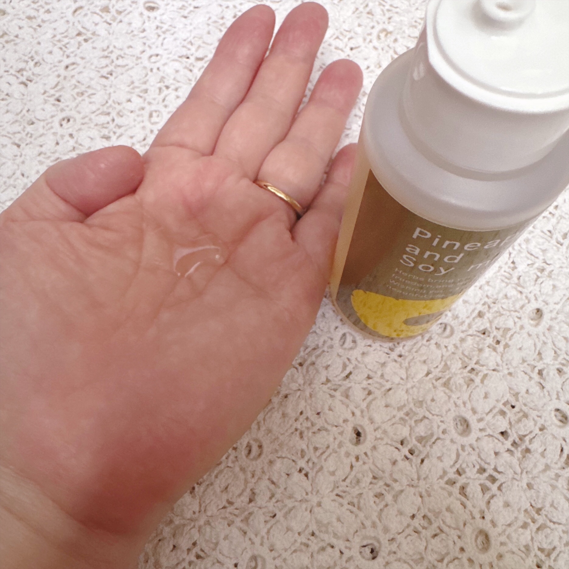 パイナップル豆乳ローションプレミアム/鈴木ハーブ研究所/ボディローションを使ったクチコミ（2枚目）