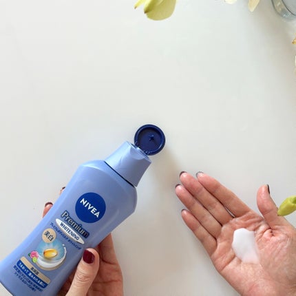 プレミアムボディミルク ホワイトニング【医薬部外品】 /ニベア/ボディミルクを使ったクチコミ(4枚目)