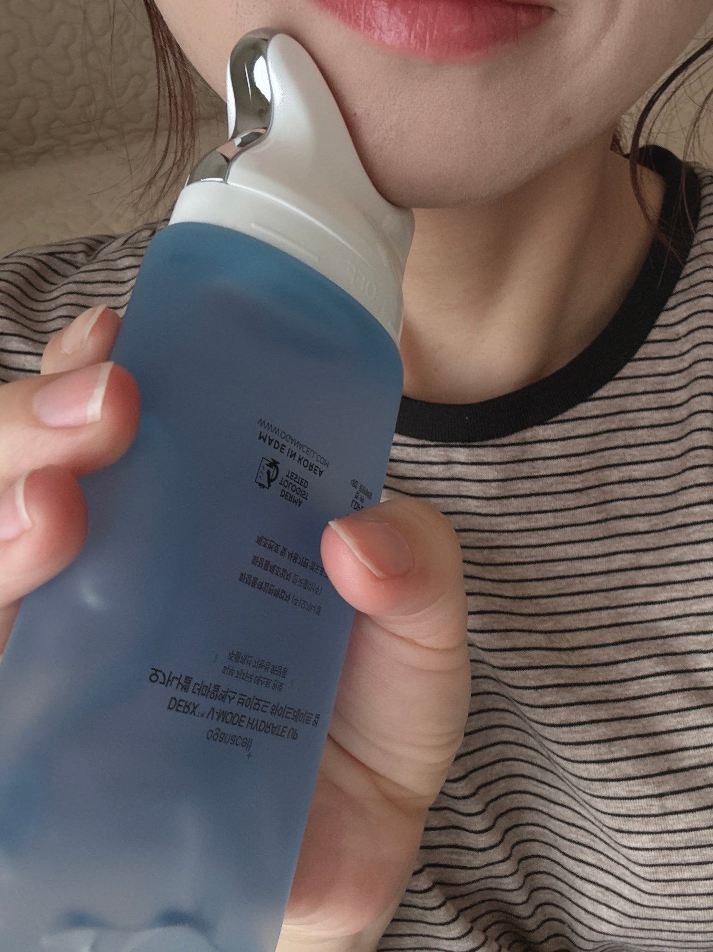 Hitomi♡ on LIPS 「ダブルシカ成分が素早く作用し、敏感肌をすばやく鎮静してくれるよ..」(1枚目)