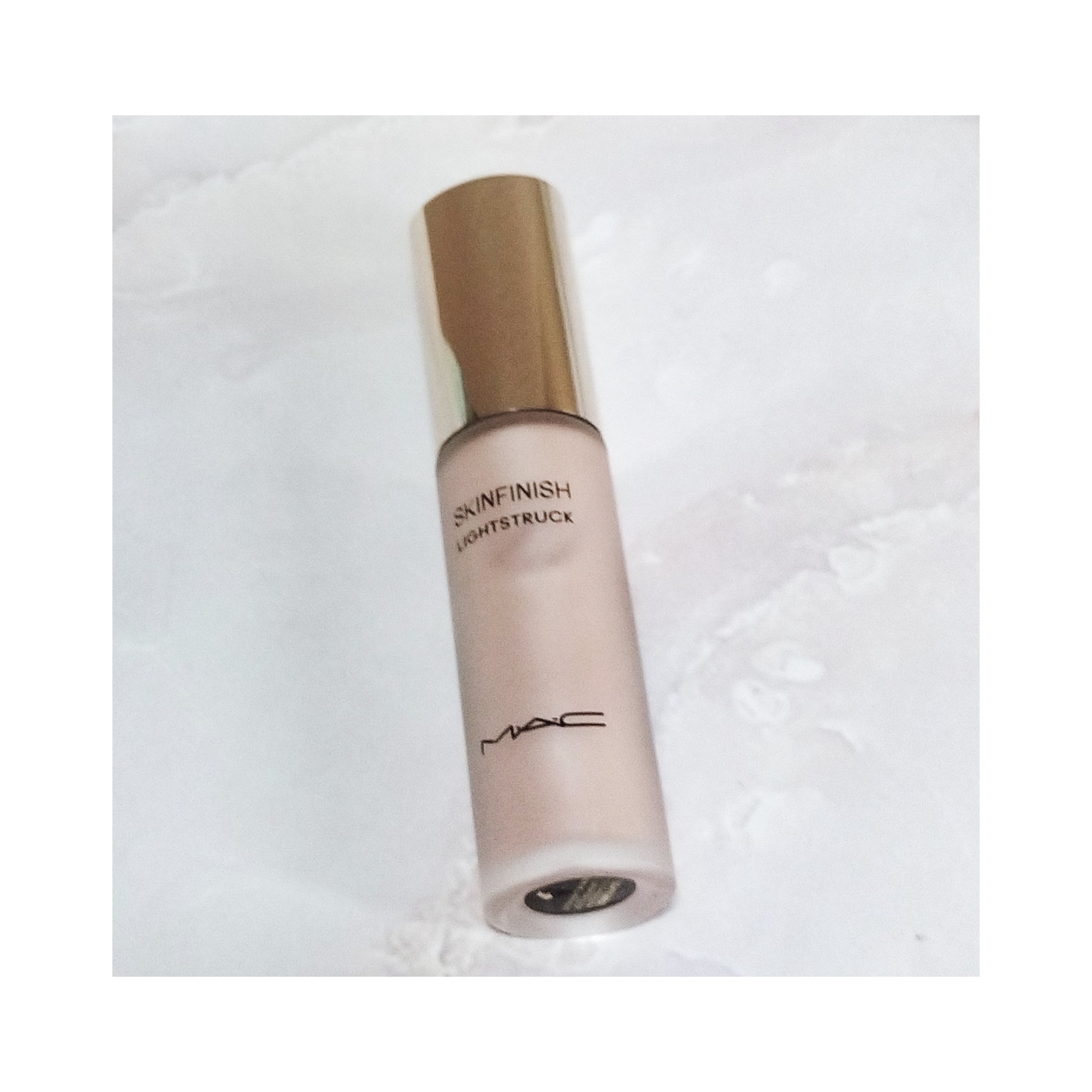 スキンフィニッシュ ライトストラック リキッド ハイライター/M・A・C/リキッドハイライトを使ったクチコミ（1枚目）
