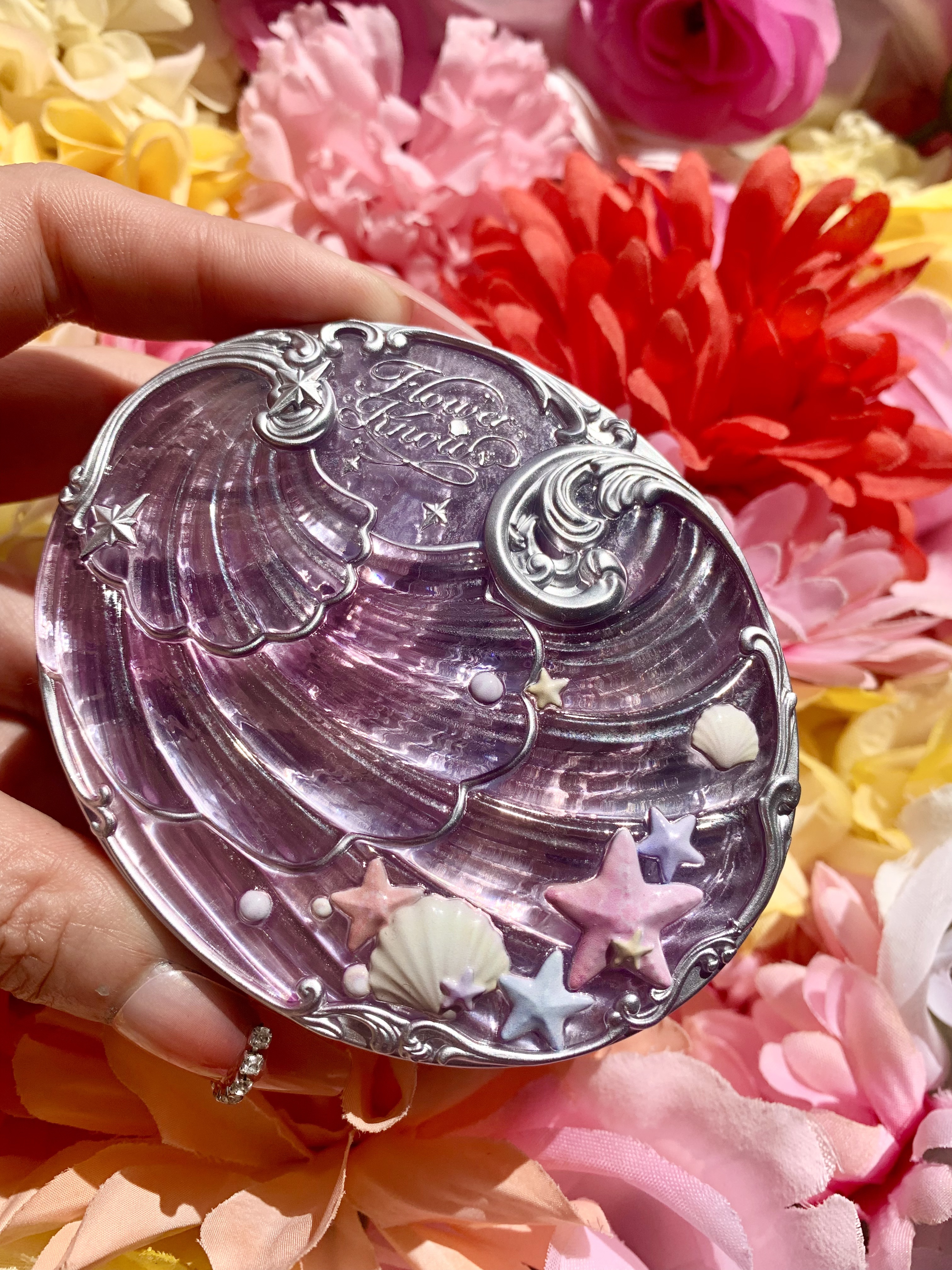 シェルズジュエルコレクション ベイクドパウダー/FlowerKnows/プレストパウダーを使ったクチコミ（2枚目）