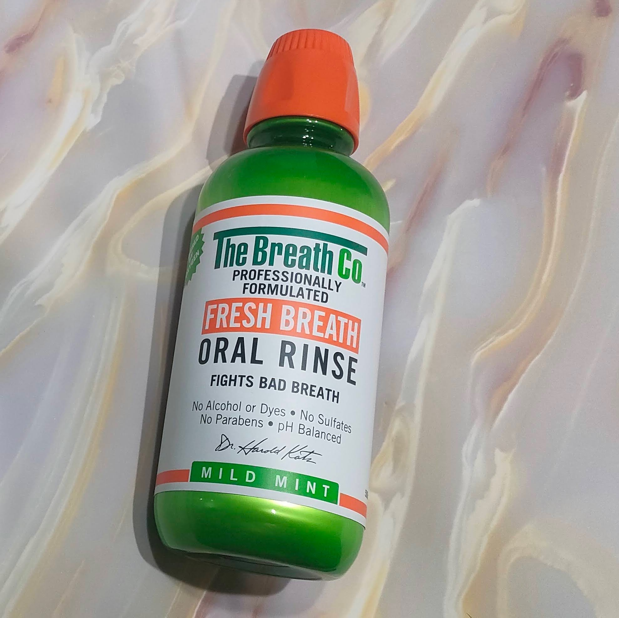 ザ・ブレスコ オーラルリンス マイルドミント

アメリカの歯科医が、口臭に悩む娘のために研究し、開発したマウスウォッシュ。
亜塩素酸Naが「口臭原因菌のエサ」「口臭原因菌」「口臭そのもの」にトリプルアプローチすることで口内環境を整え※、フレ