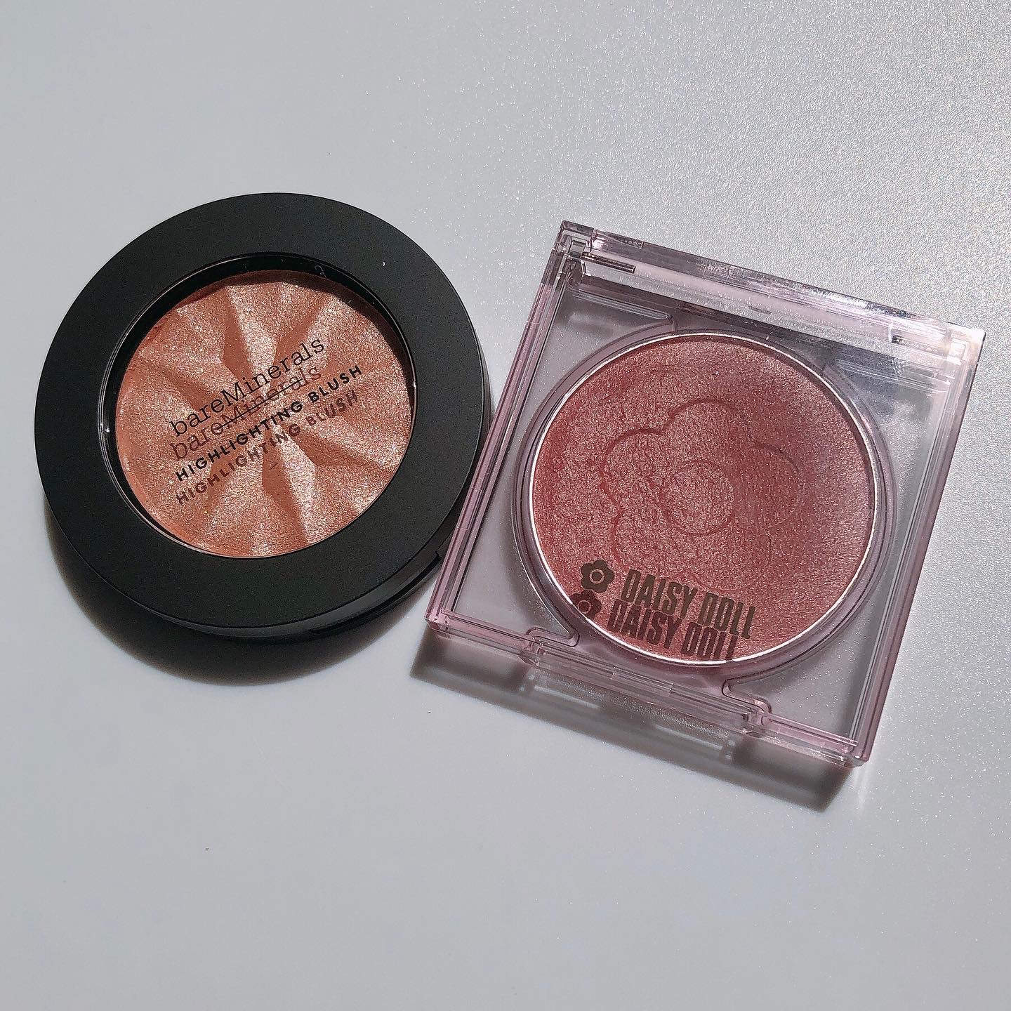 俄然ツヤが気分…✨
*
.
.
.
閲覧、いいね、いつもありがとうございます❁⃘*.ﾟ
.
.
⋆┈┈┈┈┈┈┈┈┈┈┈┈┈┈┈⋆
#デイジードール
#パウダーブラッシュブルーム  02 ホロヨイチェリー
.
#ベアミネラル
#ジェンヌード