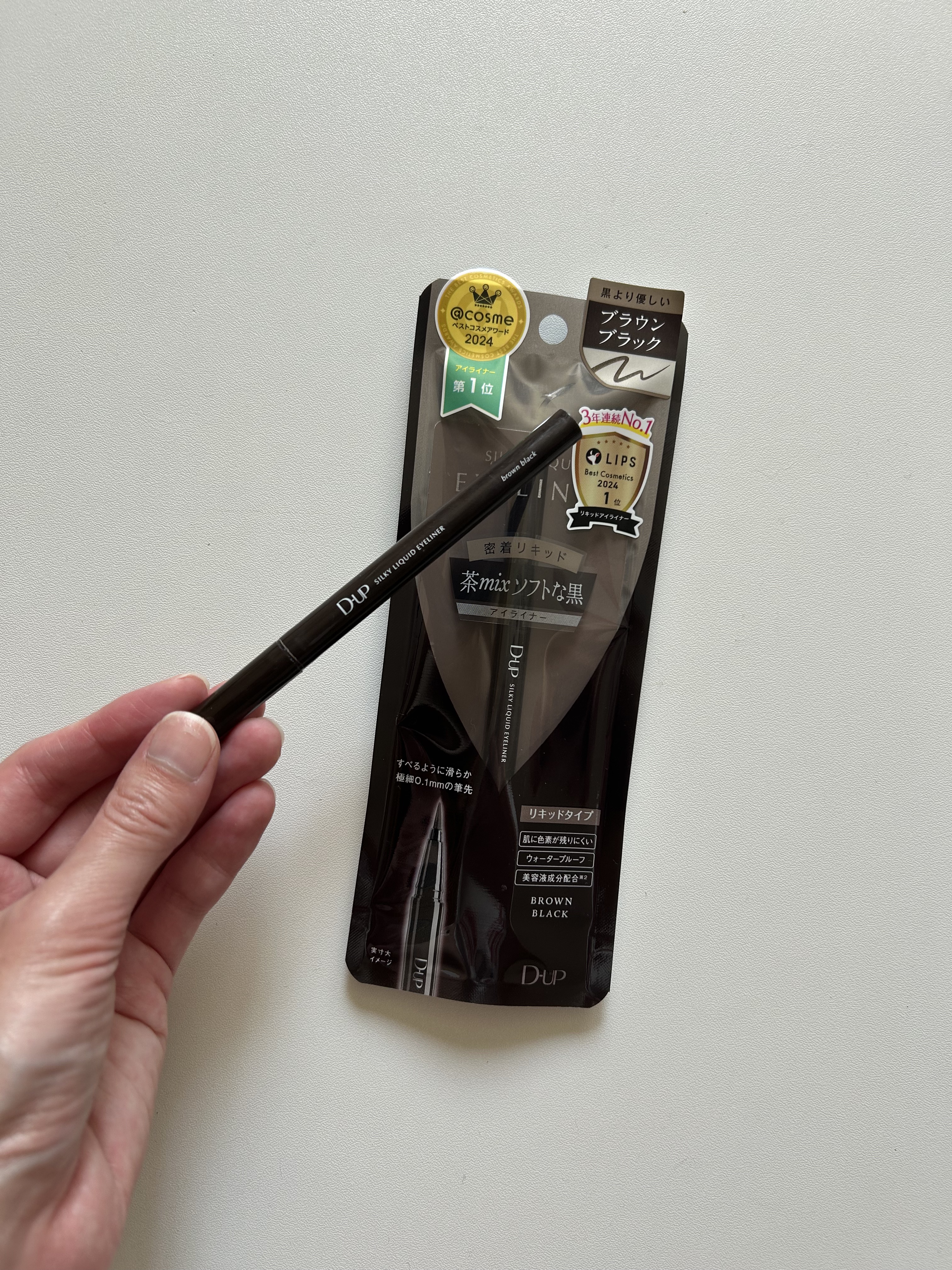 アイライナーはこれしか勝たん✊

【使った商品】

D-UP
シルキーリキッドアイライナーWP
BRBK ブラウンブラック

【商品の特徴】

滑らかにかける最高のアイライナー😆

【使用感】

細かなラインを描くのがそんなに得意じゃない