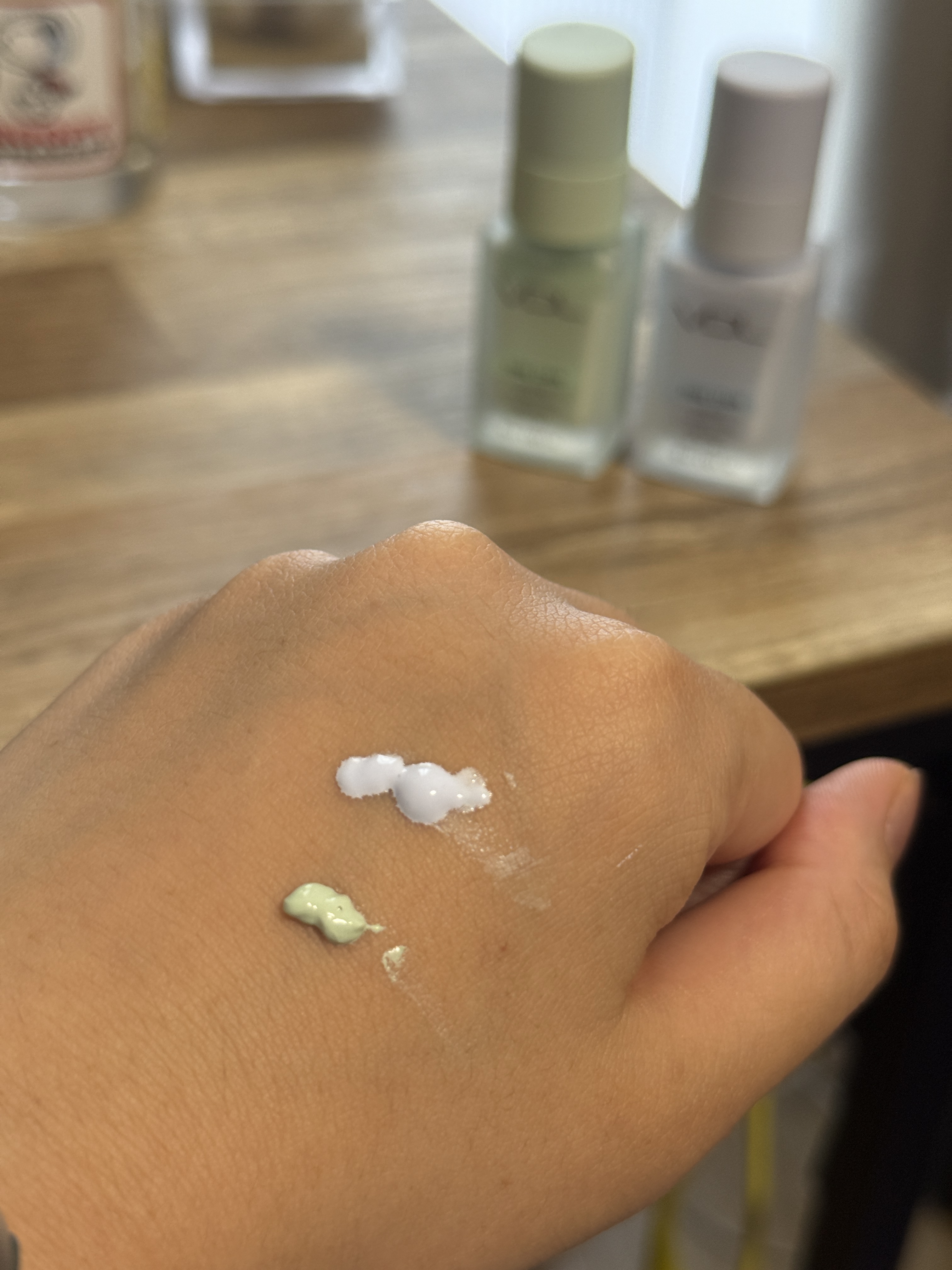 トーンステインカラーコレクティングプライマー/VDL/化粧下地を使ったクチコミ（2枚目）