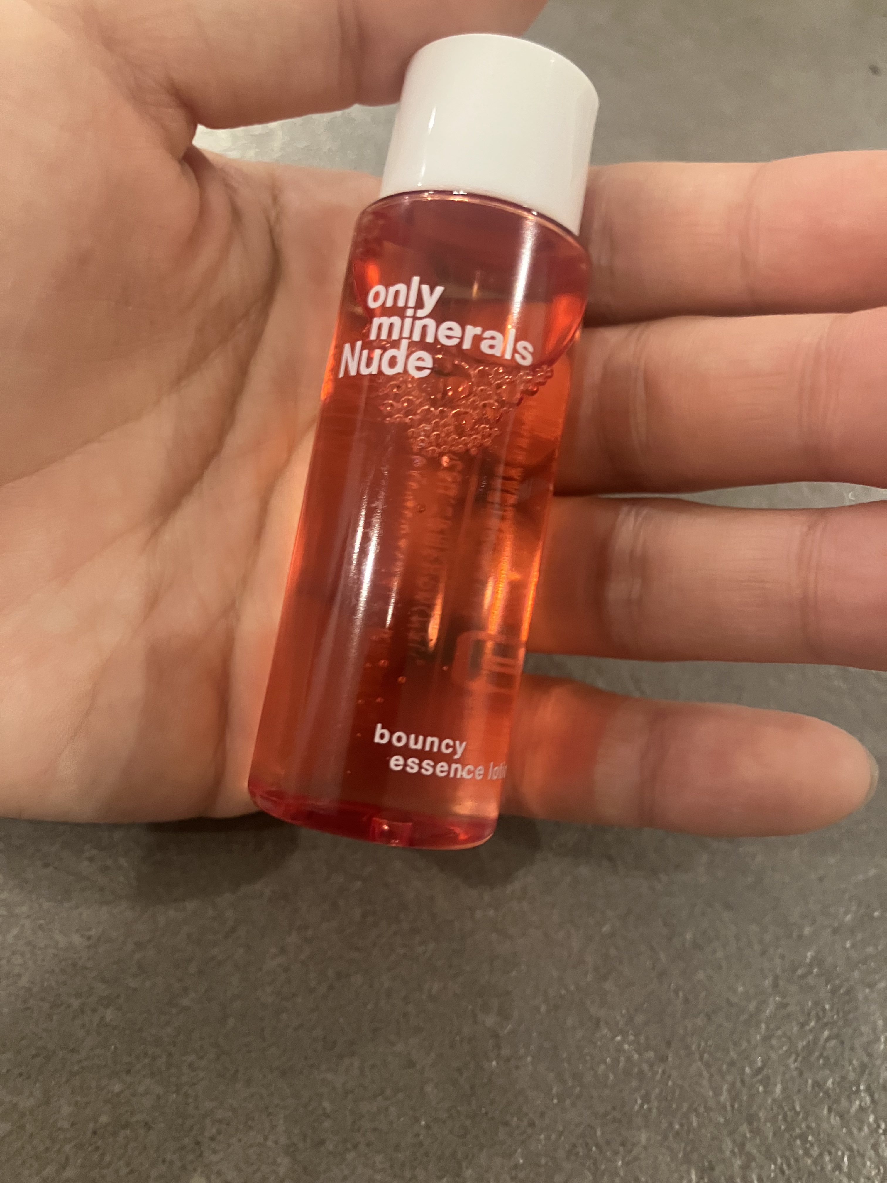 Nude バウンシーエッセンスローション 150ml/ONLY MINERALS/化粧水を使ったクチコミ（1枚目）