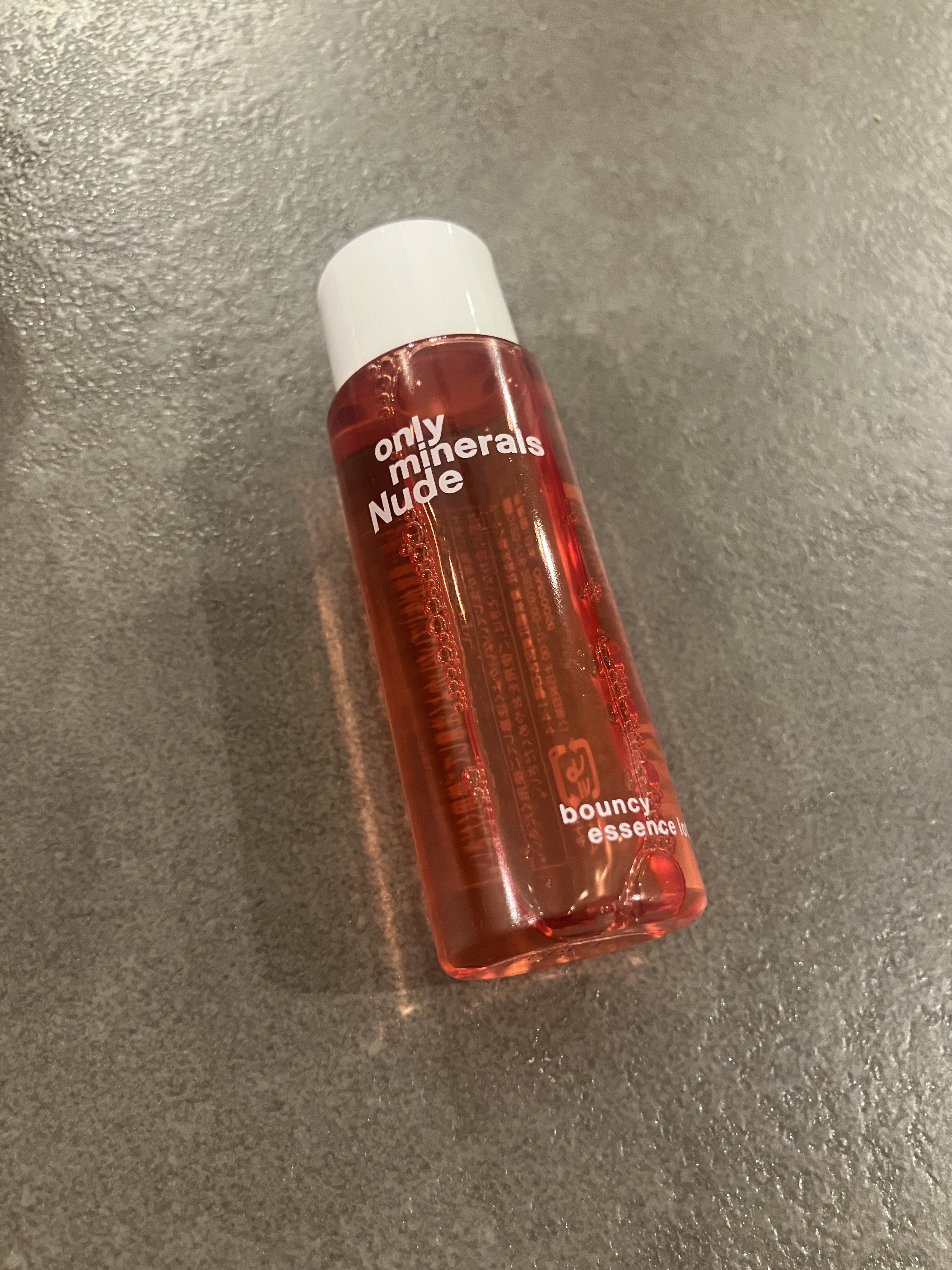 Nude バウンシーエッセンスローション 150ml/ONLY MINERALS/化粧水を使ったクチコミ（2枚目）