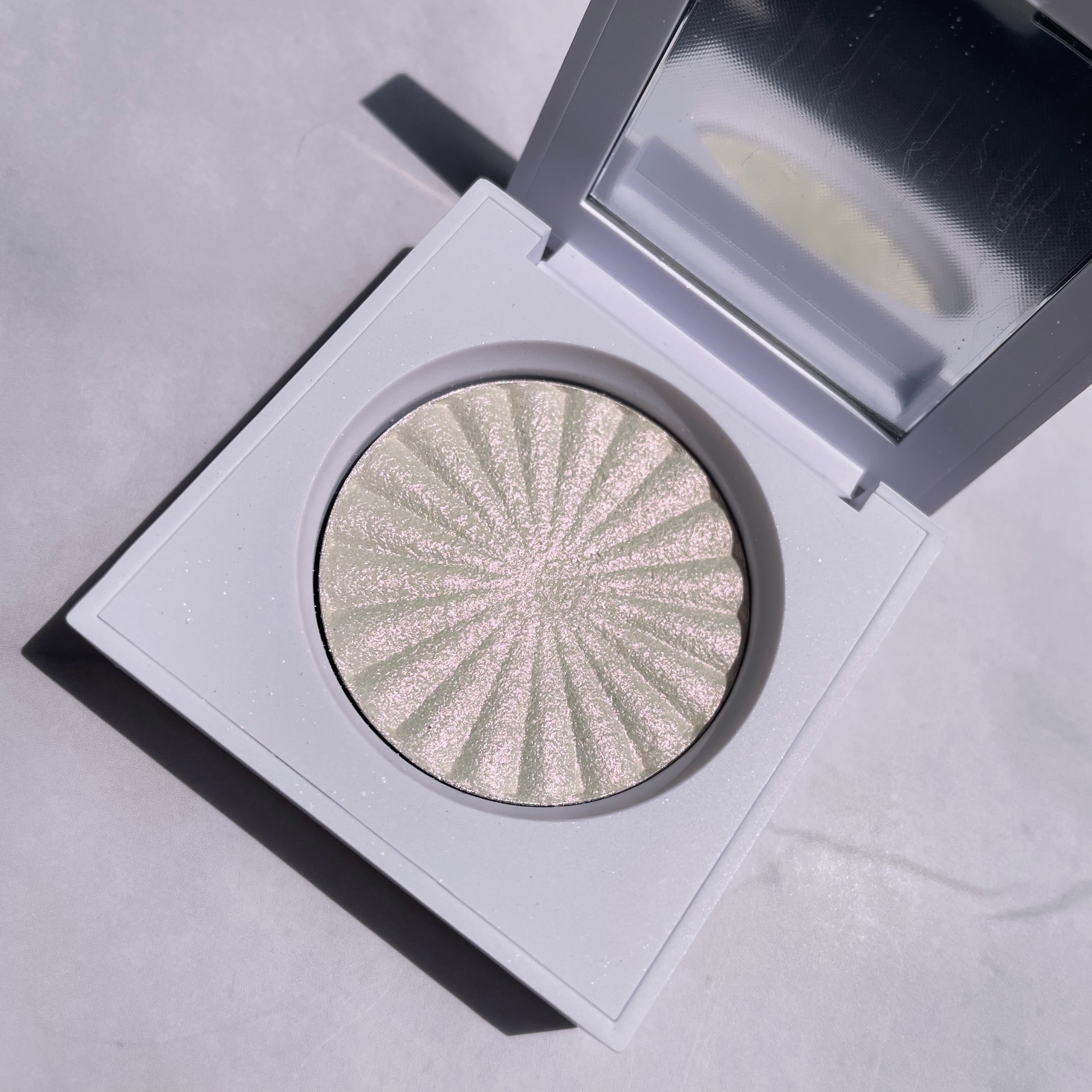 OFRA mini Highlighter/Ofra Cosmetics/パウダーハイライトを使ったクチコミ（1枚目）