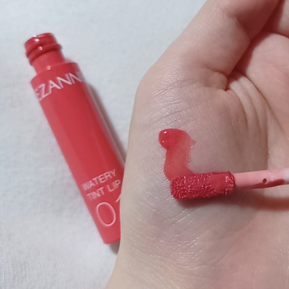 ウォータリーティントリップ 01 ナチュラルピンク/CEZANNE/リップティントを使ったクチコミ（2枚目）