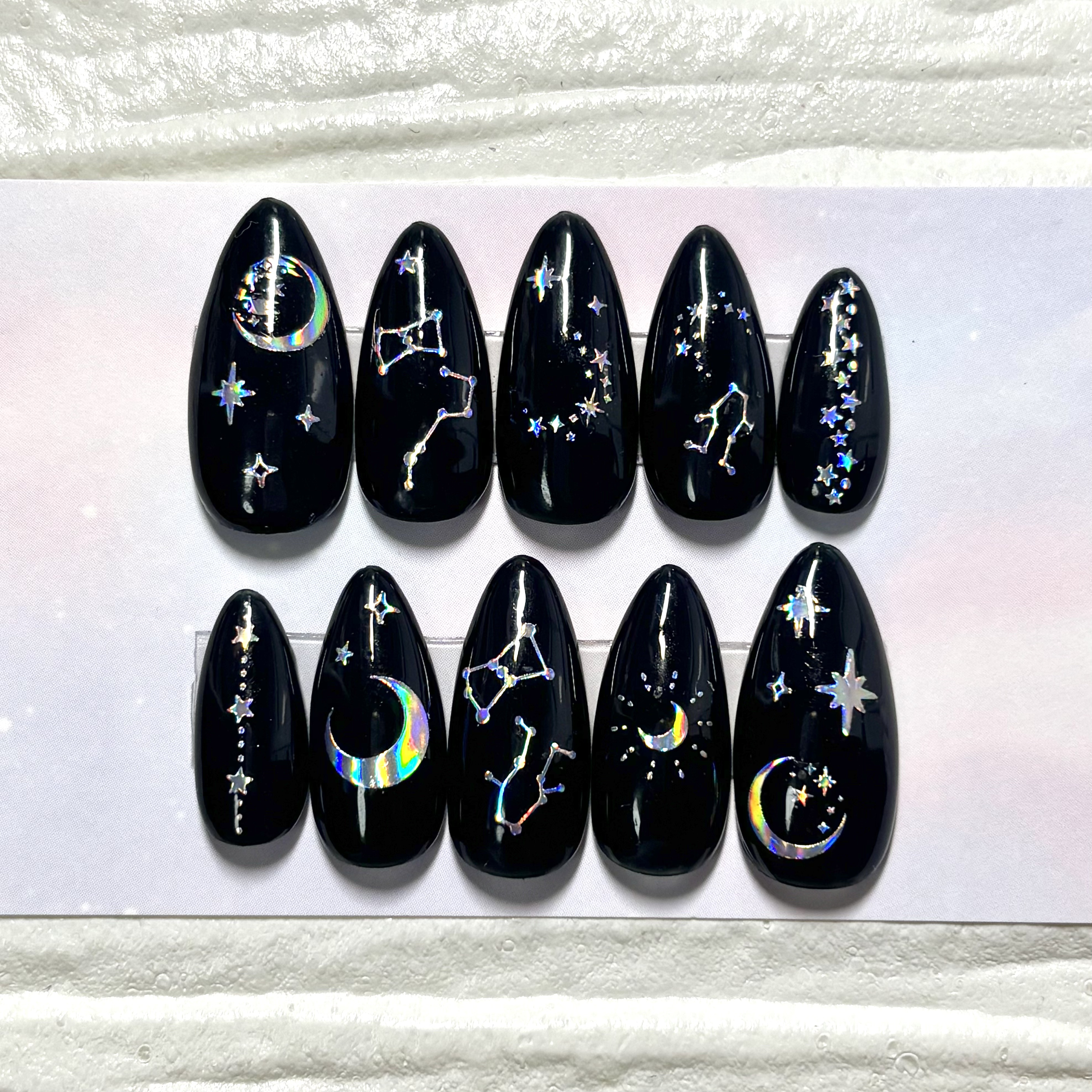 久々のネイルチップの投稿です！
時間があったので作りました🥰🥰

デザインの参考になったら嬉しいです✨

#ジェルネイル 