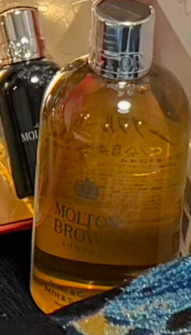 モルトンブラウン ベチバー＆グレープフルーツ バス＆シャワージェルのクチコミ「モルトンブラウン

ベチバー＆グレープフルーツ バス＆シャワージェル

グレープフルーツという.....」（1枚目）