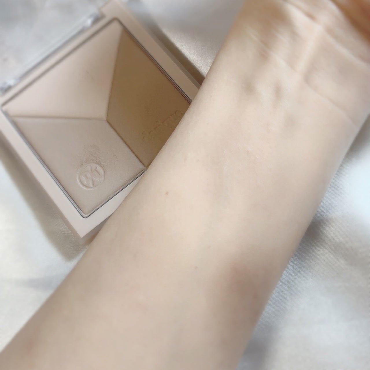 Vカットブレンディングシェーディング/dasique/シェーディングを使ったクチコミ(2枚目)