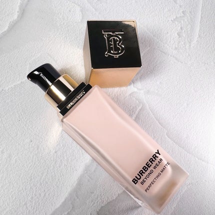 バーバリー ビヨンド ウェア パーフェクティング マット/Burberry Beauty/リキッドファンデーションを使ったクチコミ(5枚目)