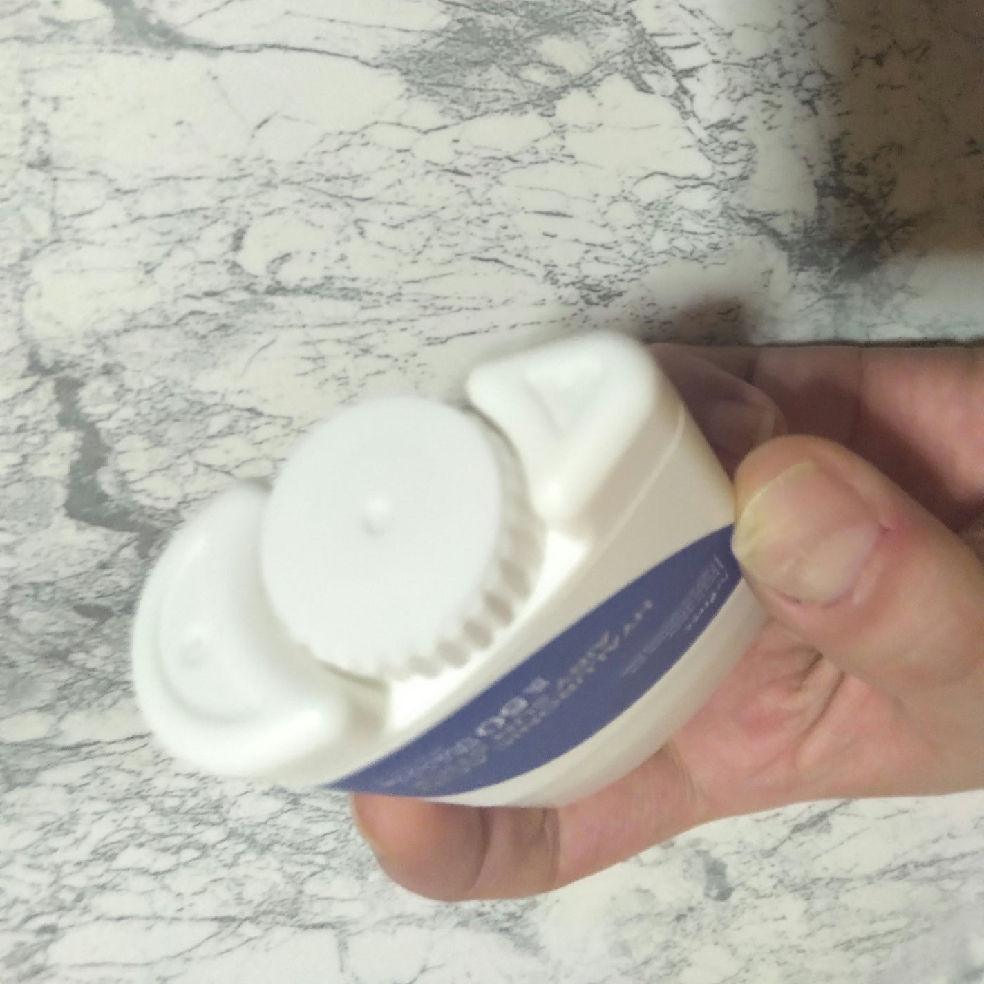 ヒアルロン酸エアリーサンスティック/Isntree/日焼け止めスティックを使ったクチコミ(2枚目)