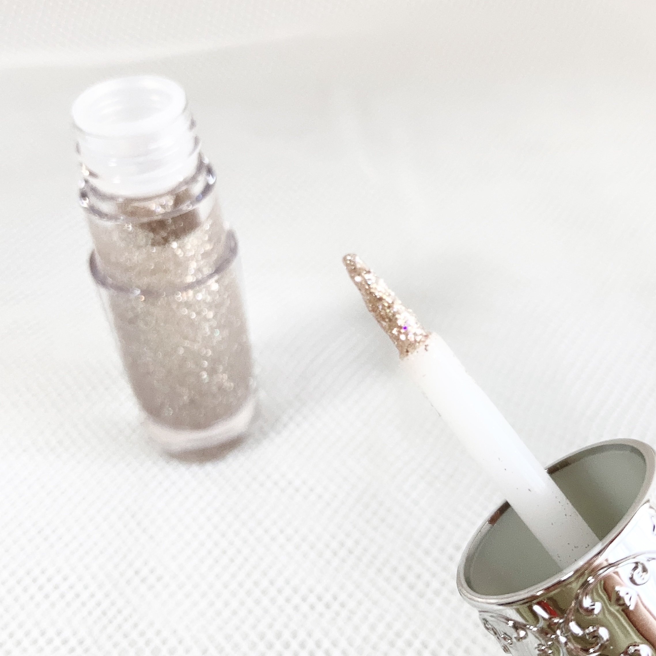 フラワーノーズ スワンバレエシリーズ リキッドアイシャドウ/FlowerKnows/リキッドアイシャドウを使ったクチコミ（3枚目）