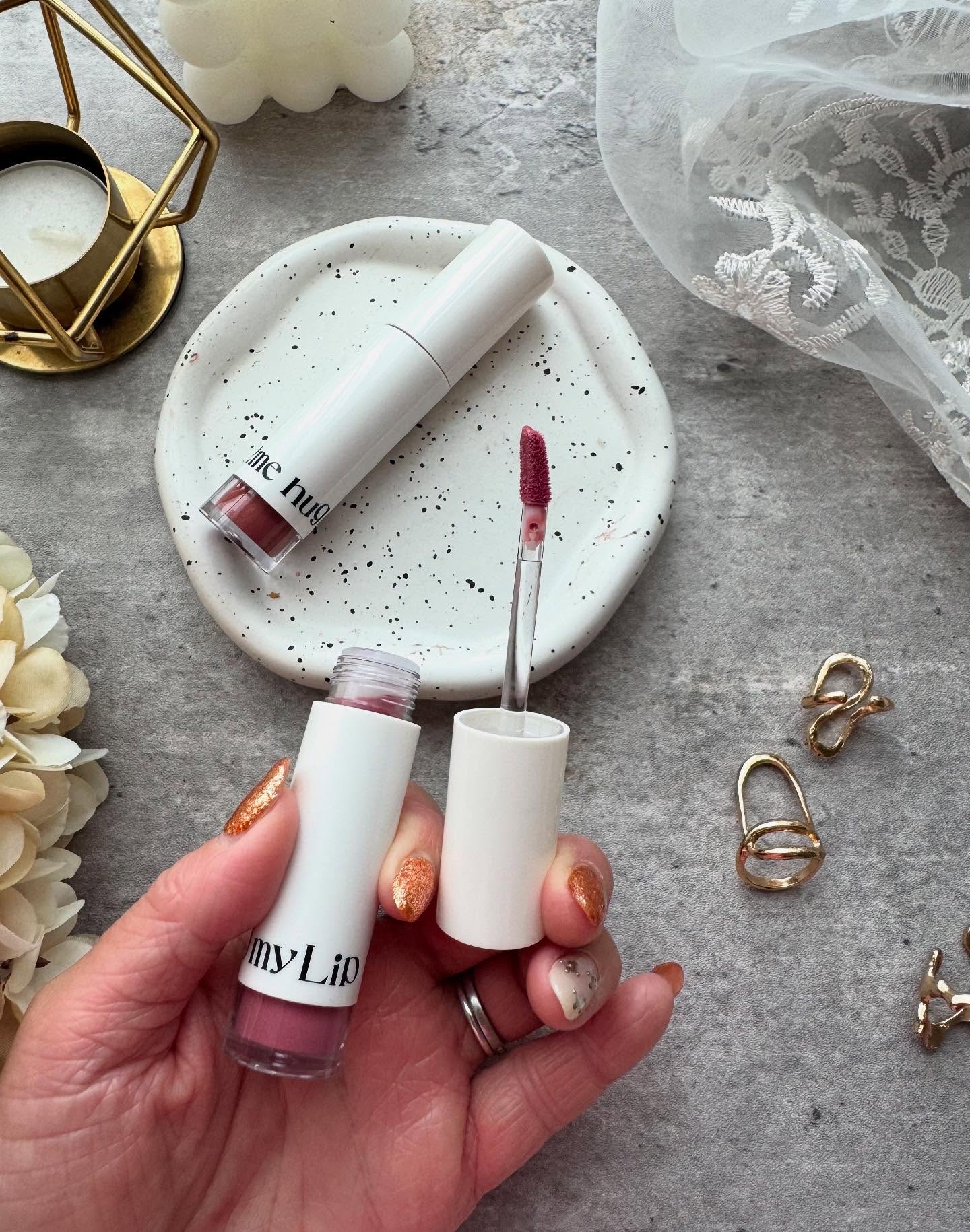 アップトゥーミー　ハグマイリップ　カラーロックプランパー/up2me/リッププランパーを使ったクチコミ（2枚目）