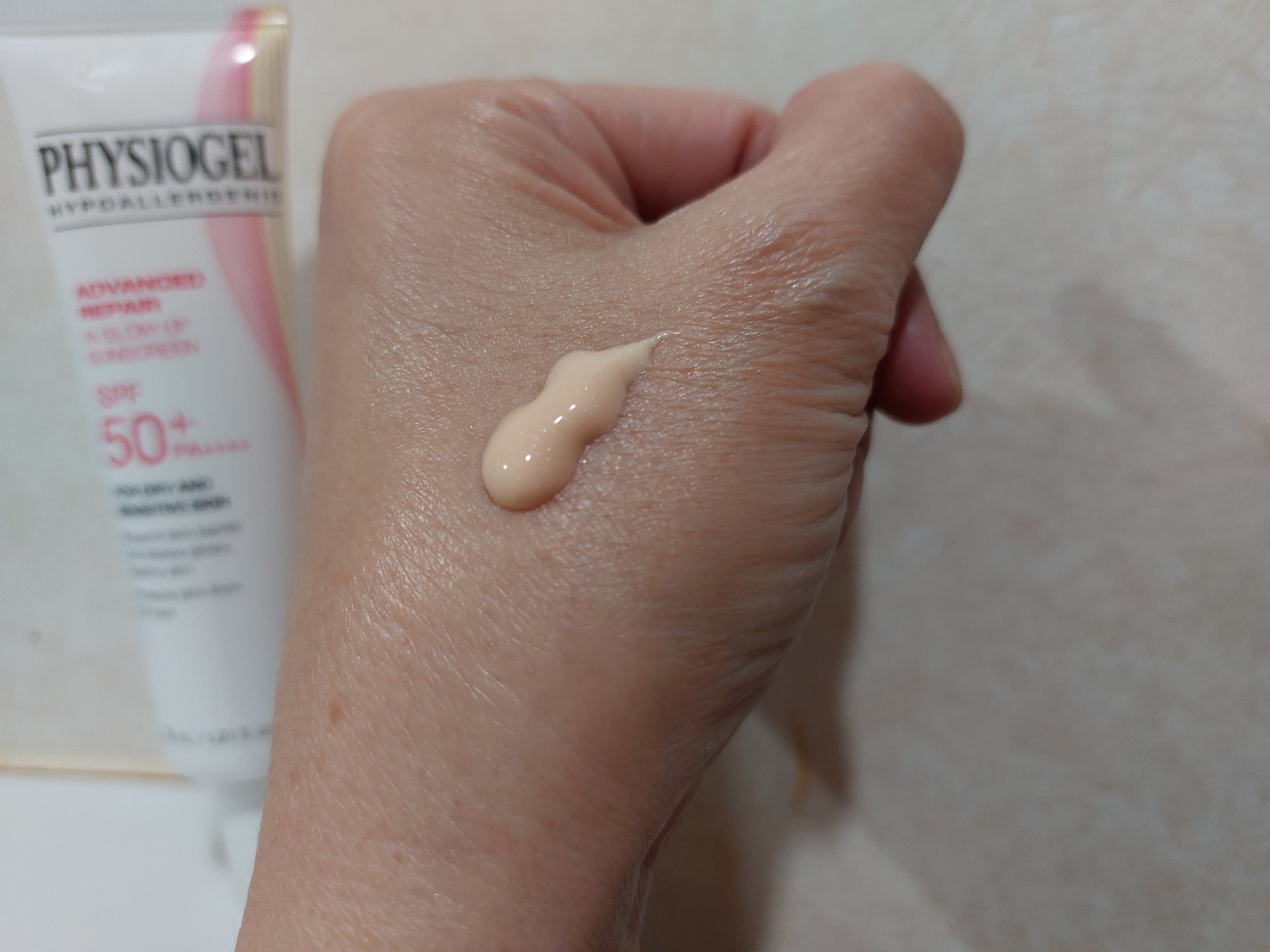 アドバンスドリペア　ＡＩグローアップ　サンスクリーン/PHYSIOGEL/日焼け止めクリームを使ったクチコミ（2枚目）