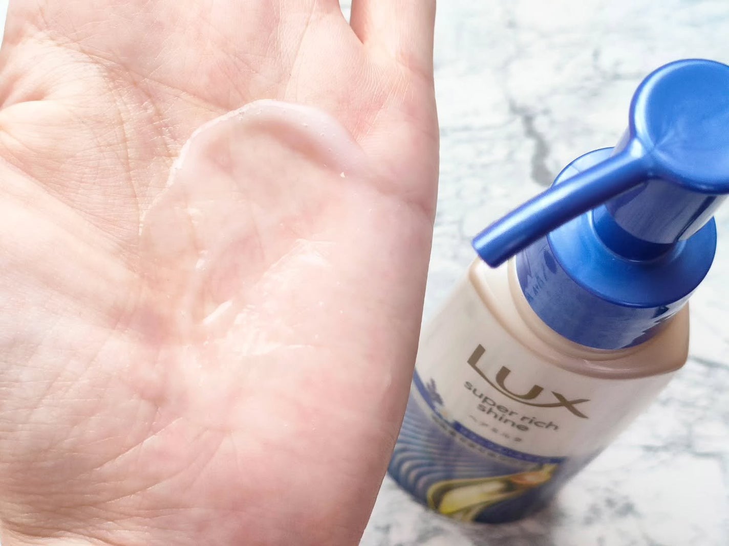 ラックス スーパーリッチシャイン リラックスナイトケア まとまりヘアミルク/LUX/ヘアミルクを使ったクチコミ(3枚目)