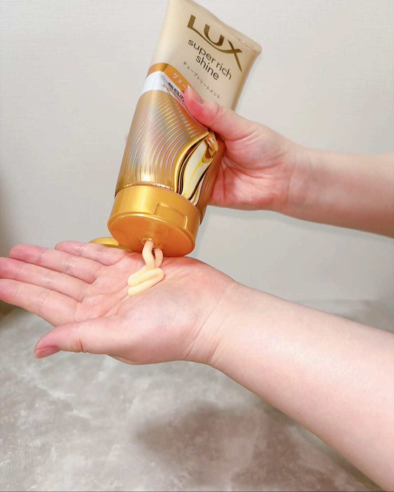 ラックス　スーパーリッチシャイン ダメージリペア　補修チューブトリートメント/LUX/洗い流すヘアトリートメントを使ったクチコミ（3枚目）