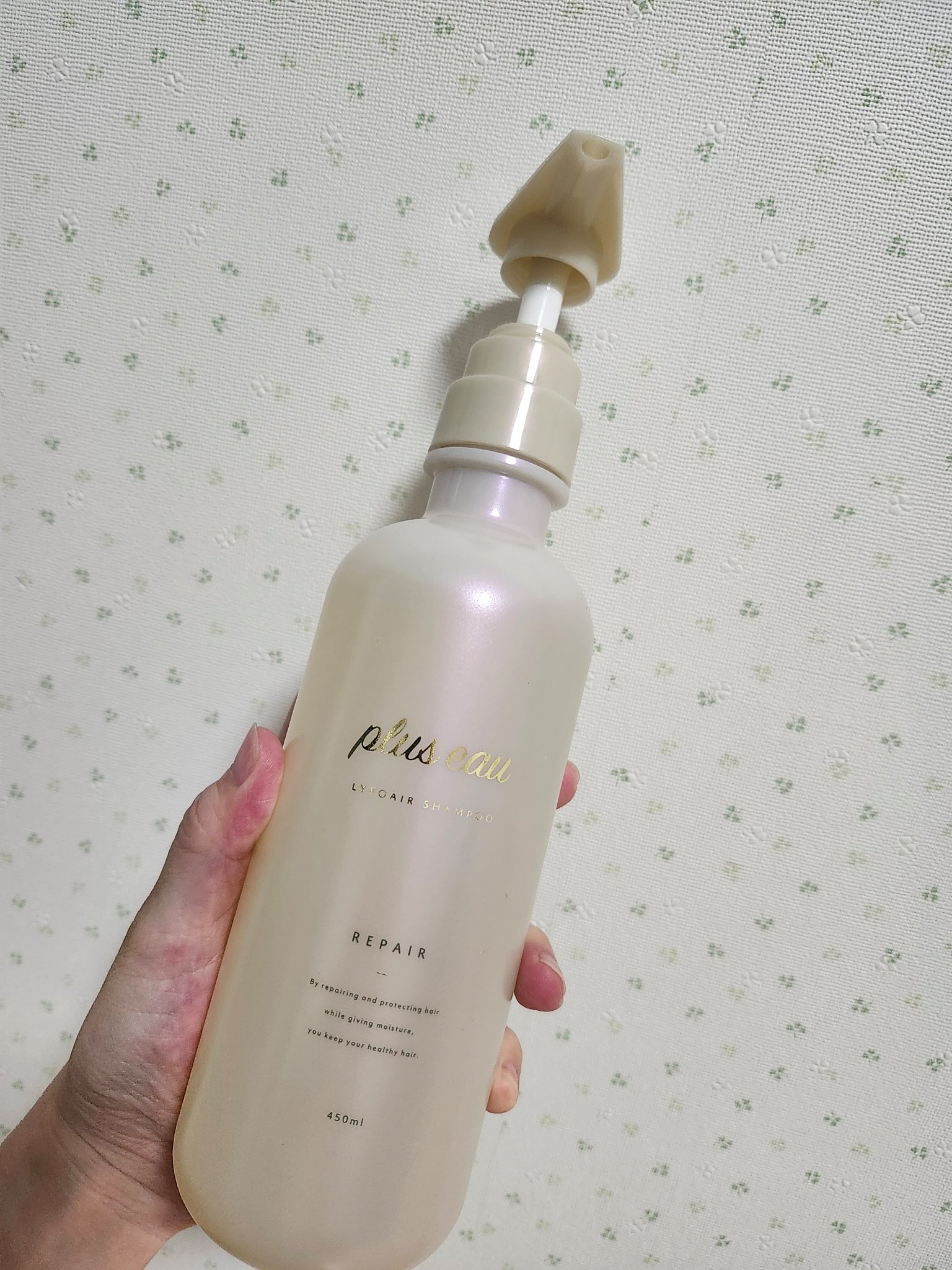 【ドラッグストア購入品】

やっと前のシャンプー使い終えたので開封

やっぱりいい感じ！

香りがホワイトフローラル&ペアーの香りで
ふわっとかおる上品な香りでお気に入りです。
強すぎないからアウトバストリートメントとの匂いとも喧嘩しないの